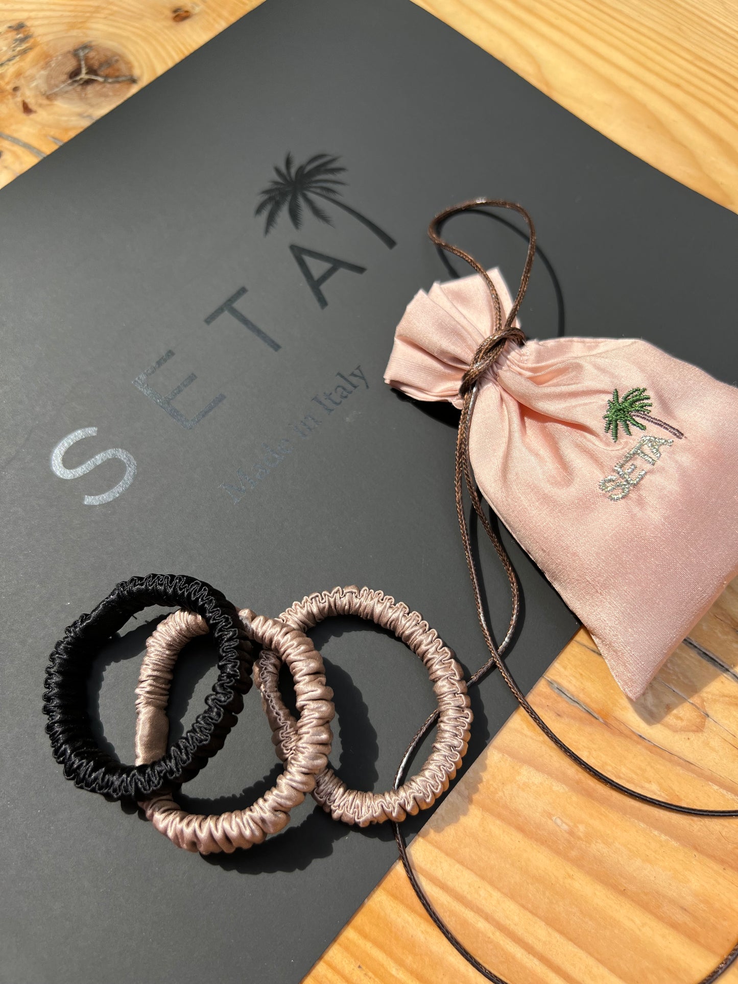 Confezione da 3 piccoli elastici per capelli in seta Skinny Elegance