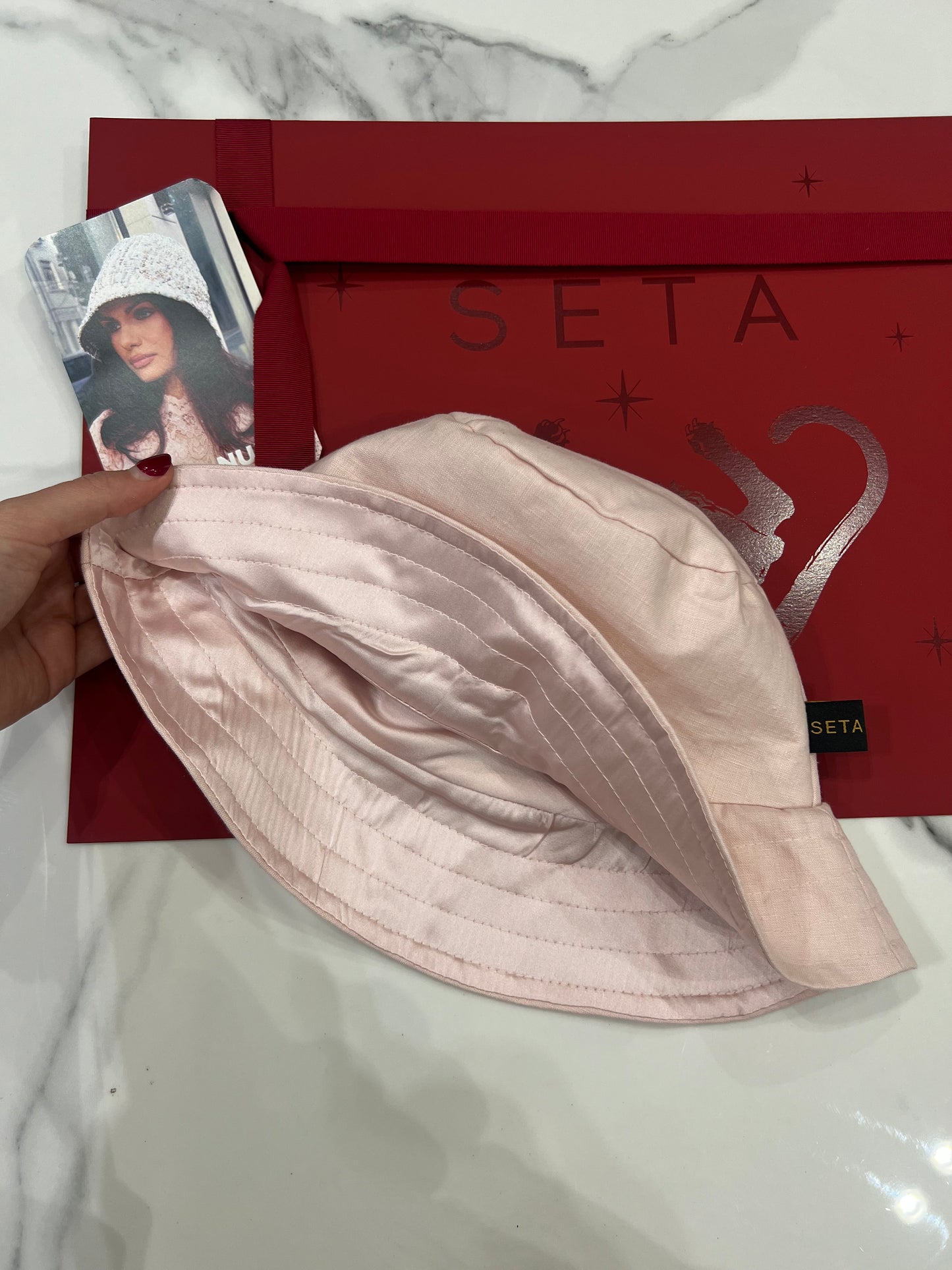 Cappello da pescatore in lino e seta rosa baby