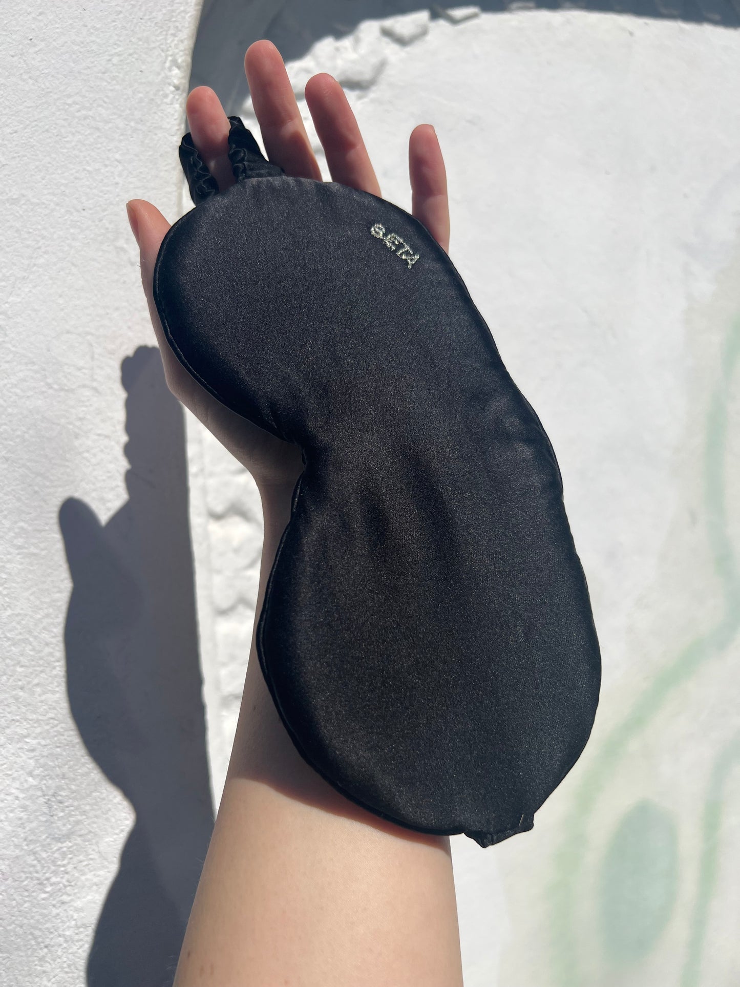 Maschera da notte classica in seta nera