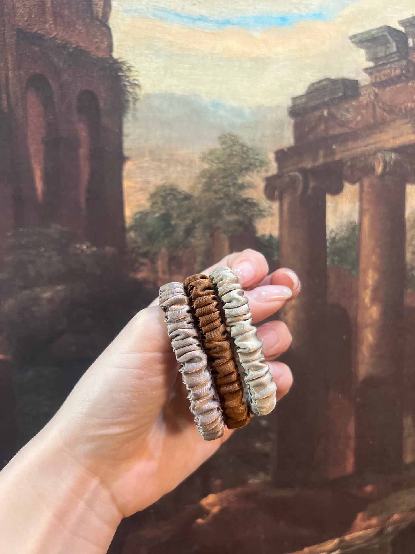 Confezione da 3 piccoli elastici per capelli in seta Skinny Mocha