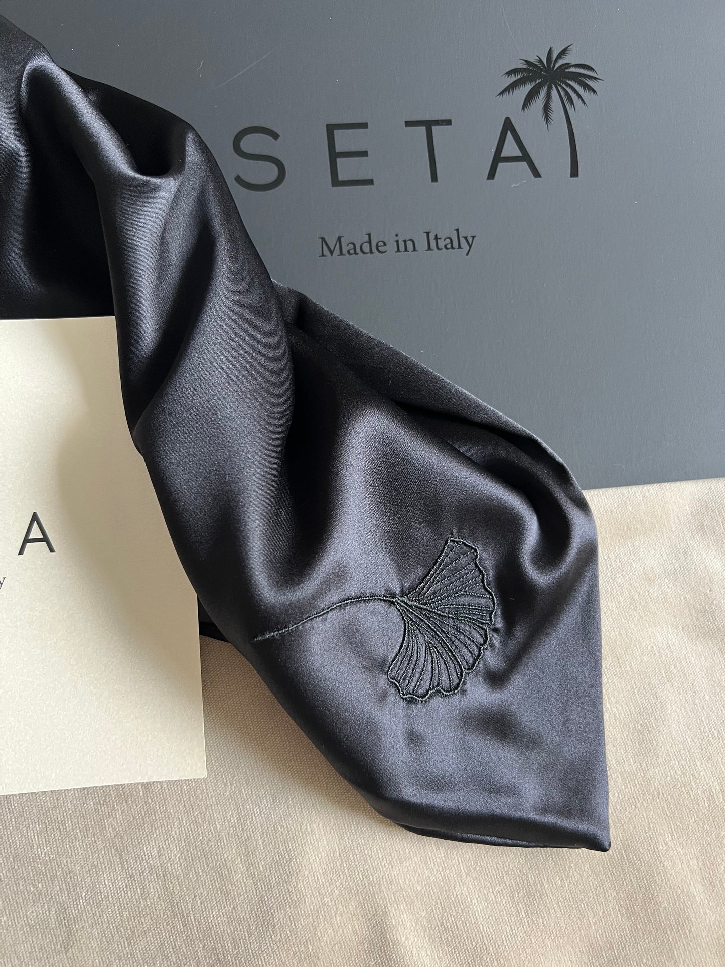 Federa in seta nera