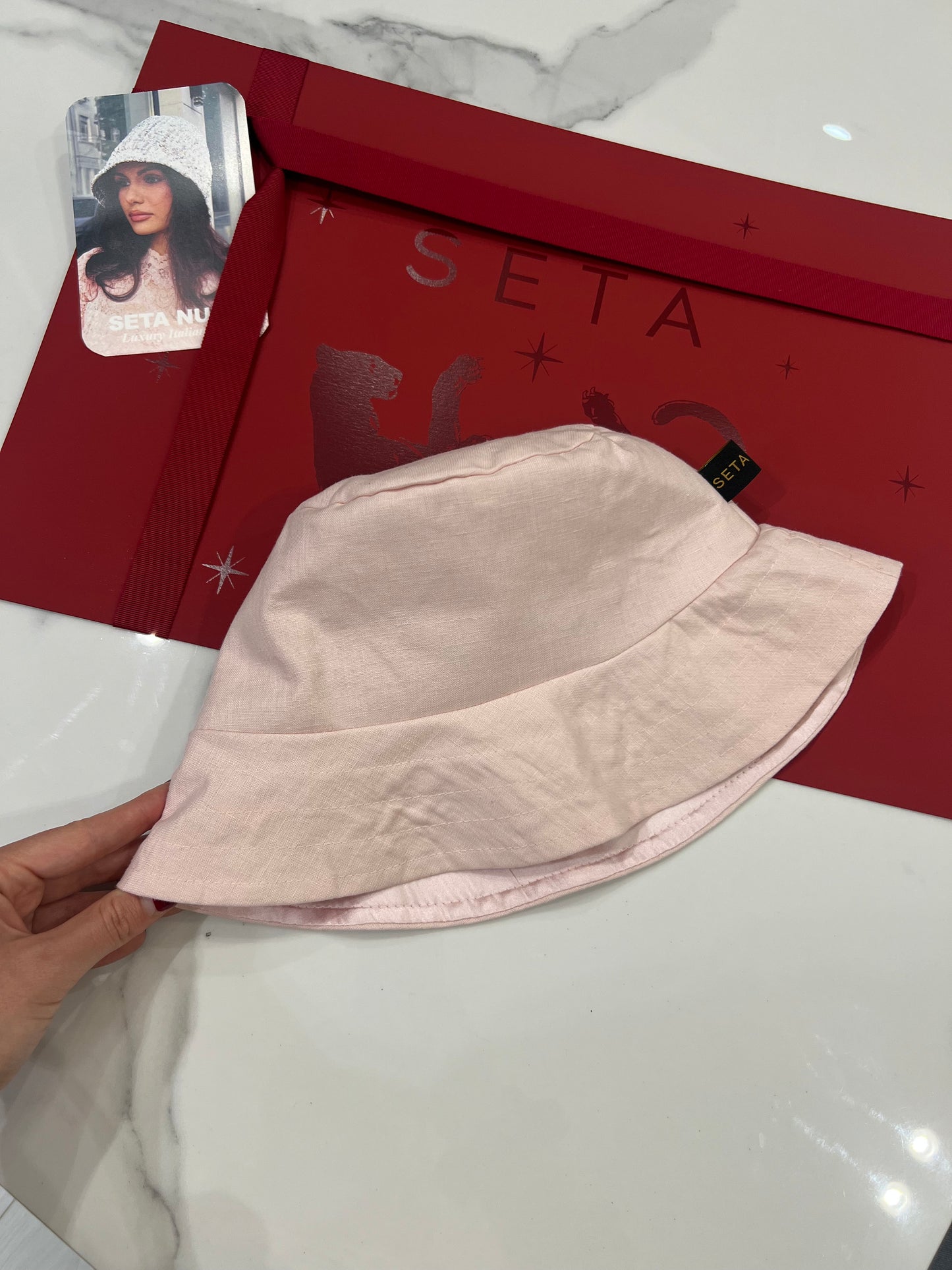 Cappello da pescatore in lino e seta rosa baby