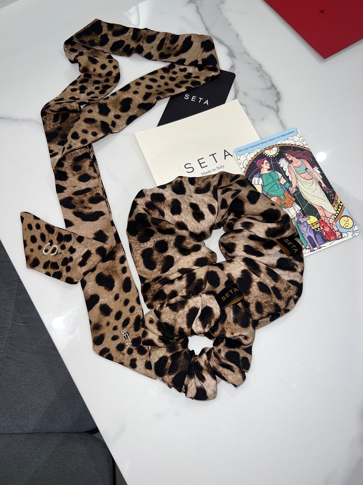 Scrunchie in seta leopardata XL