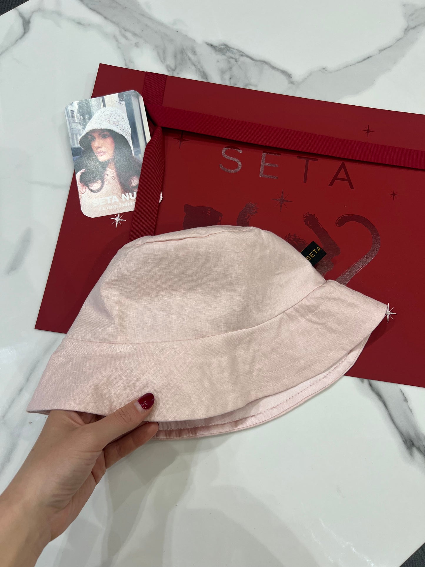 Cappello da pescatore in lino e seta rosa baby