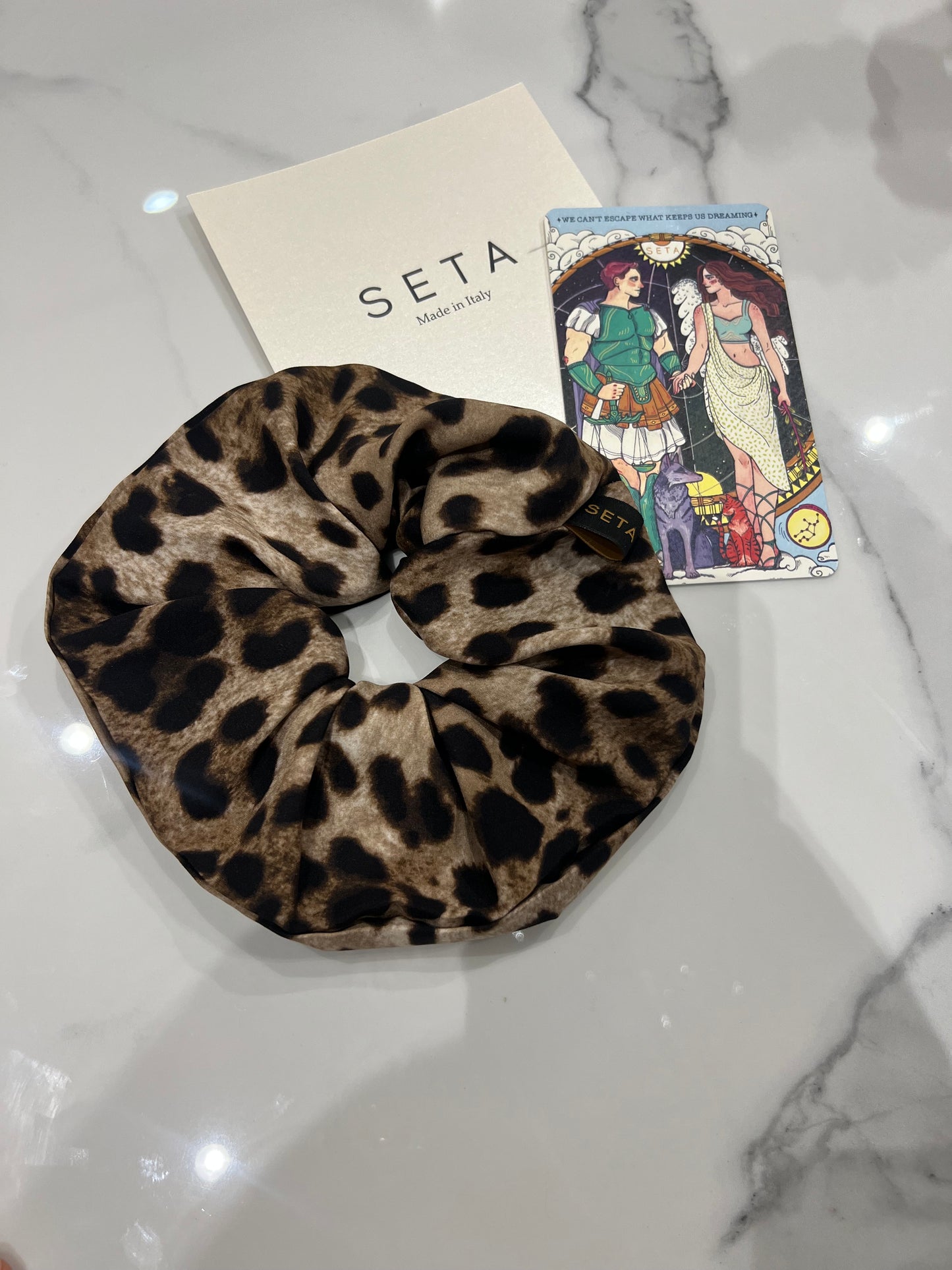 Scrunchie in seta leopardata XL