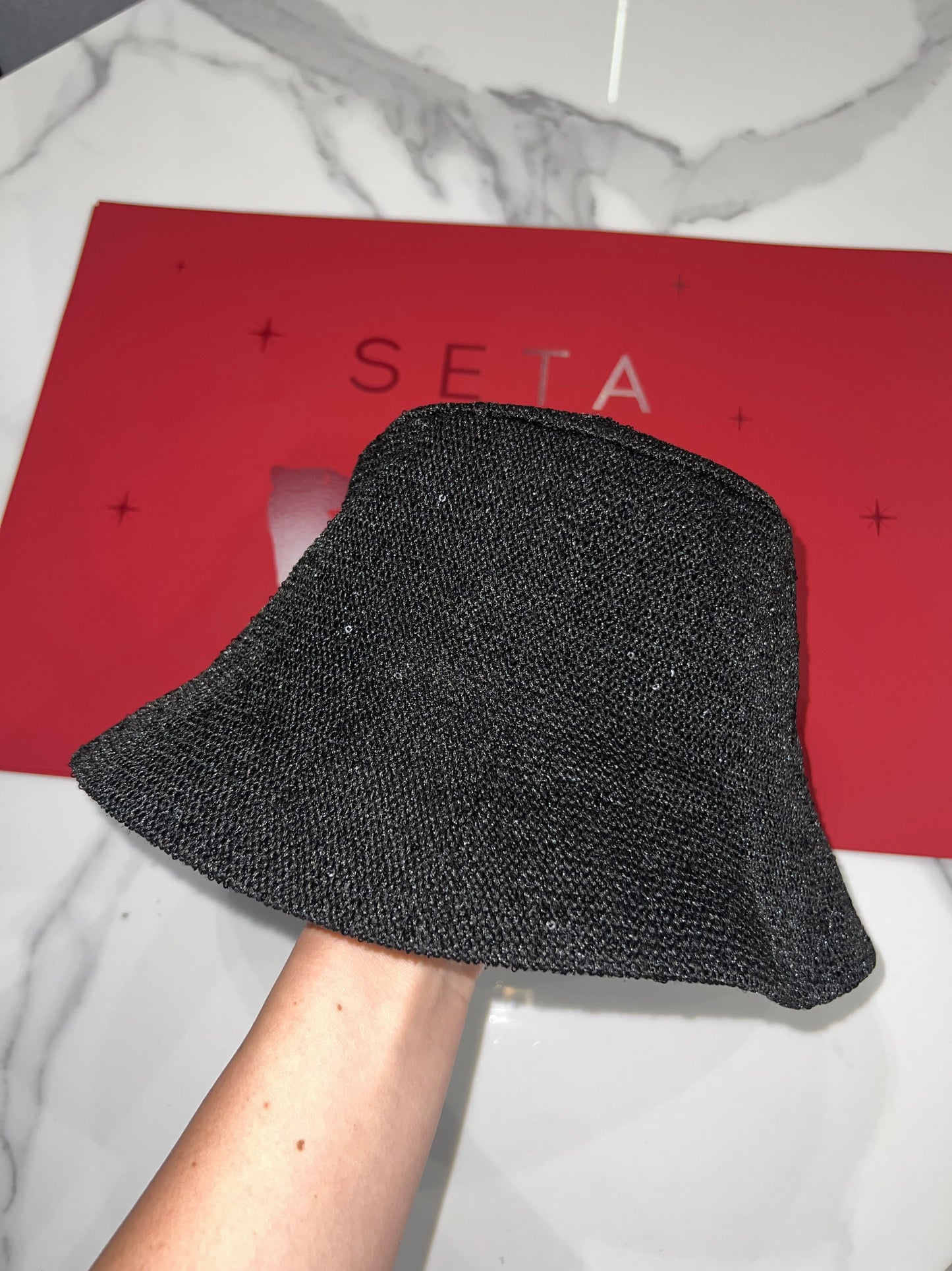Cappello da pescatore in seta e Payettes nero
