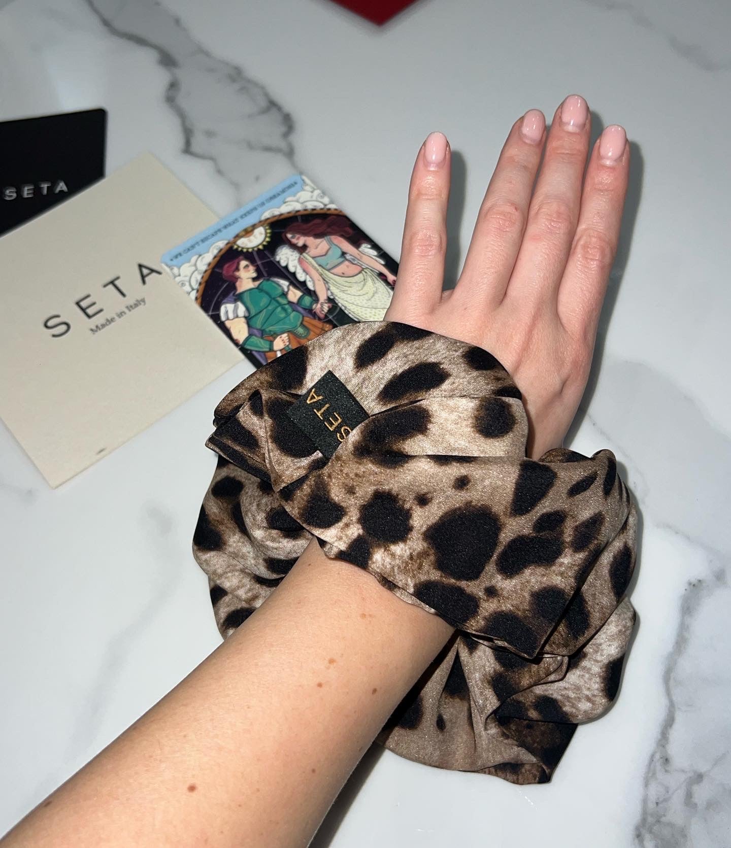 Scrunchie in seta leopardata XL