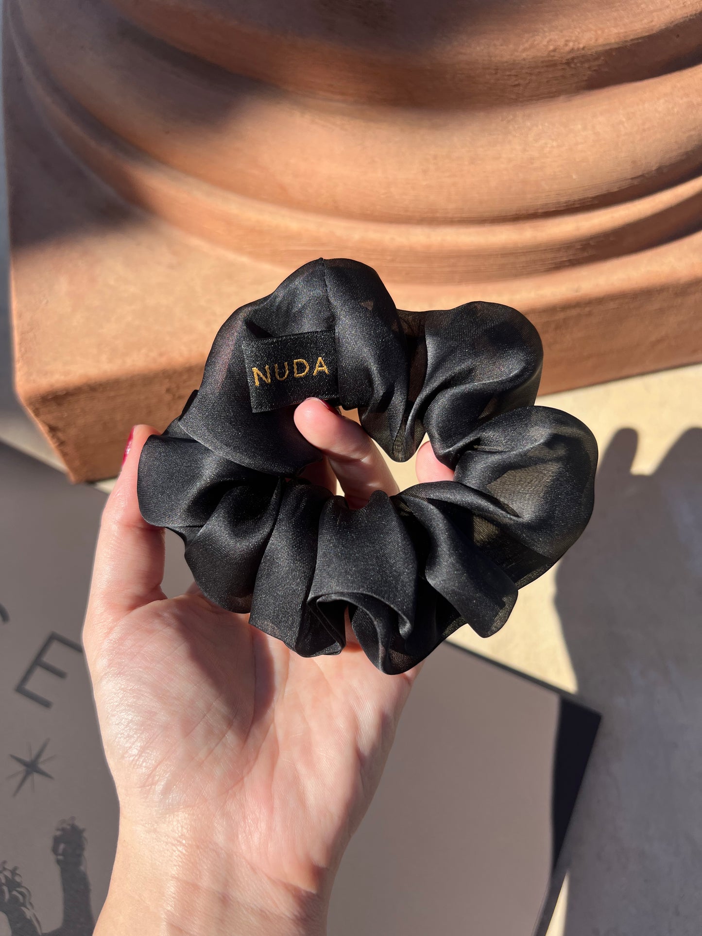 Scrunchie classico in organza nera