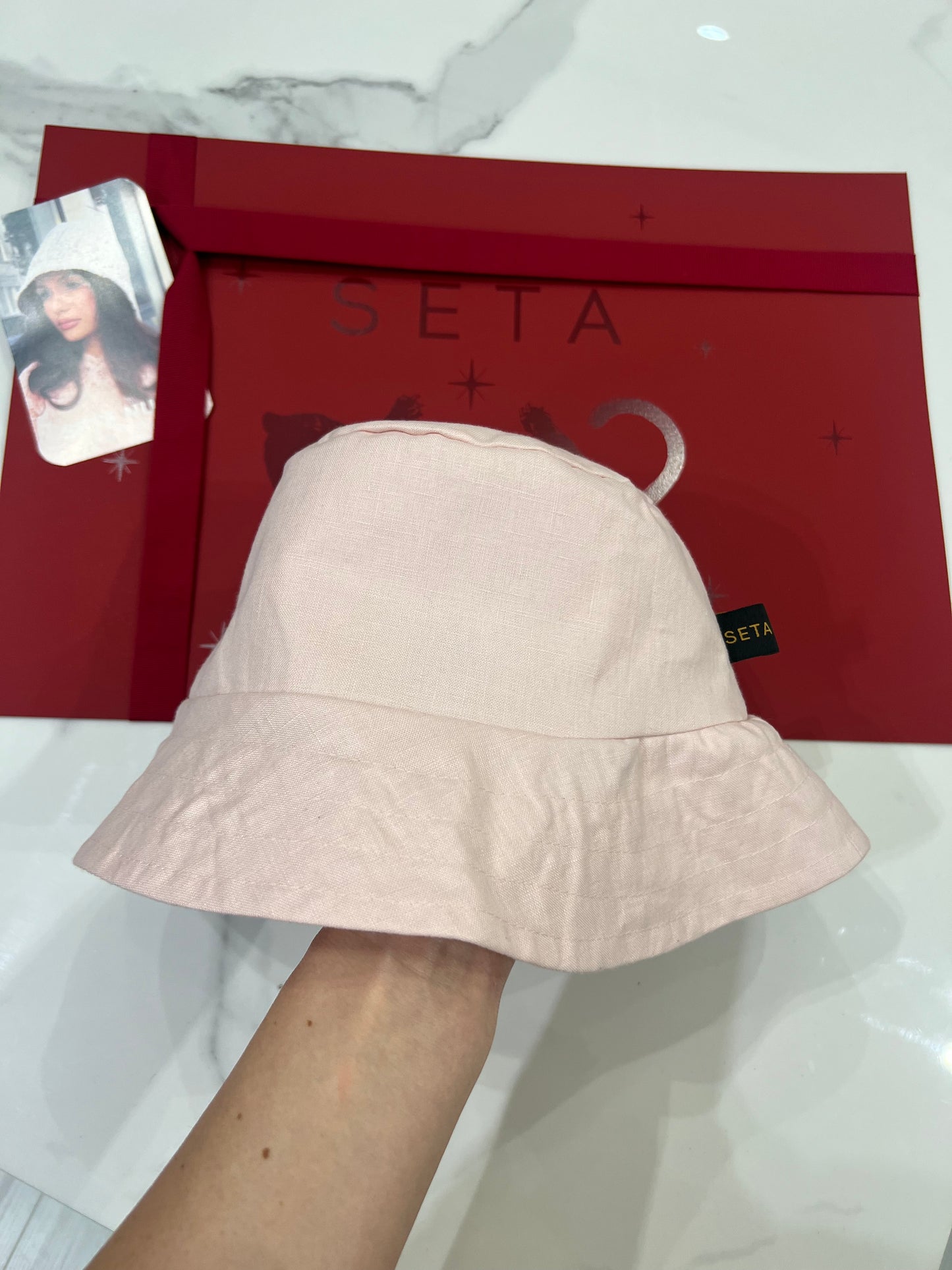 Cappello da pescatore in lino e seta rosa baby