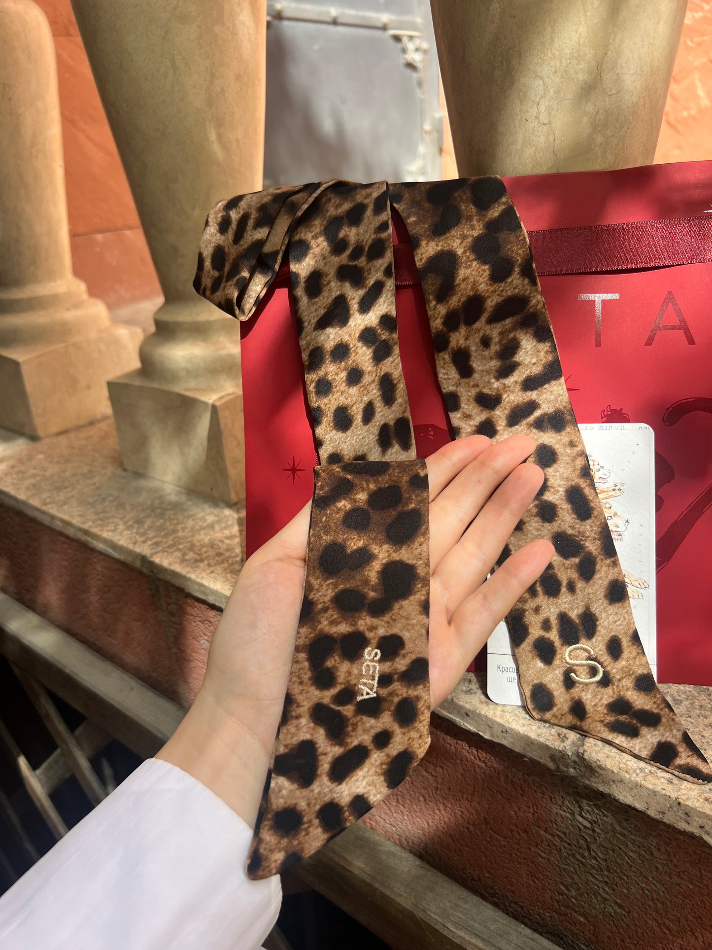 Twilly di seta con stampa leopardata scura
