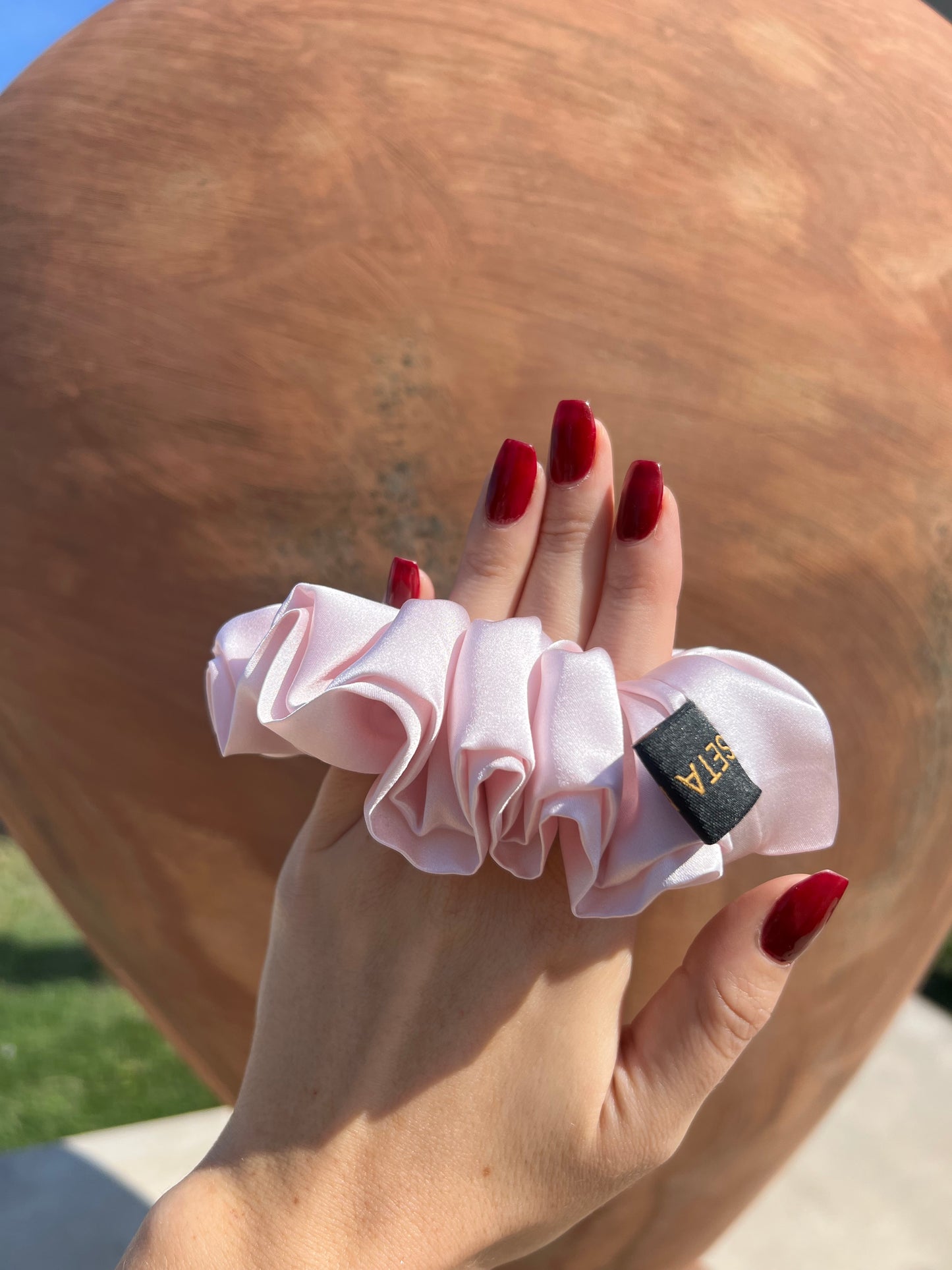 Scrunchie classico in seta rosa