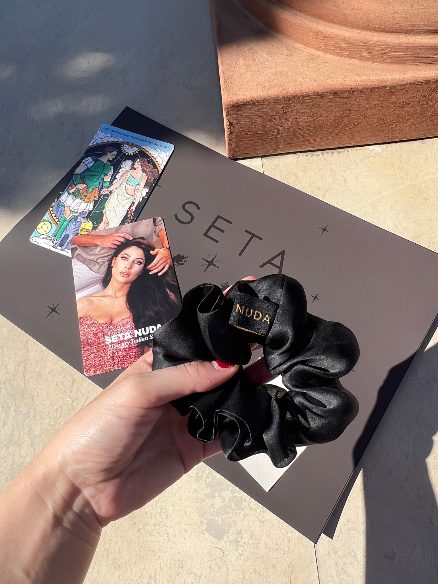 Scrunchie classico in organza nera