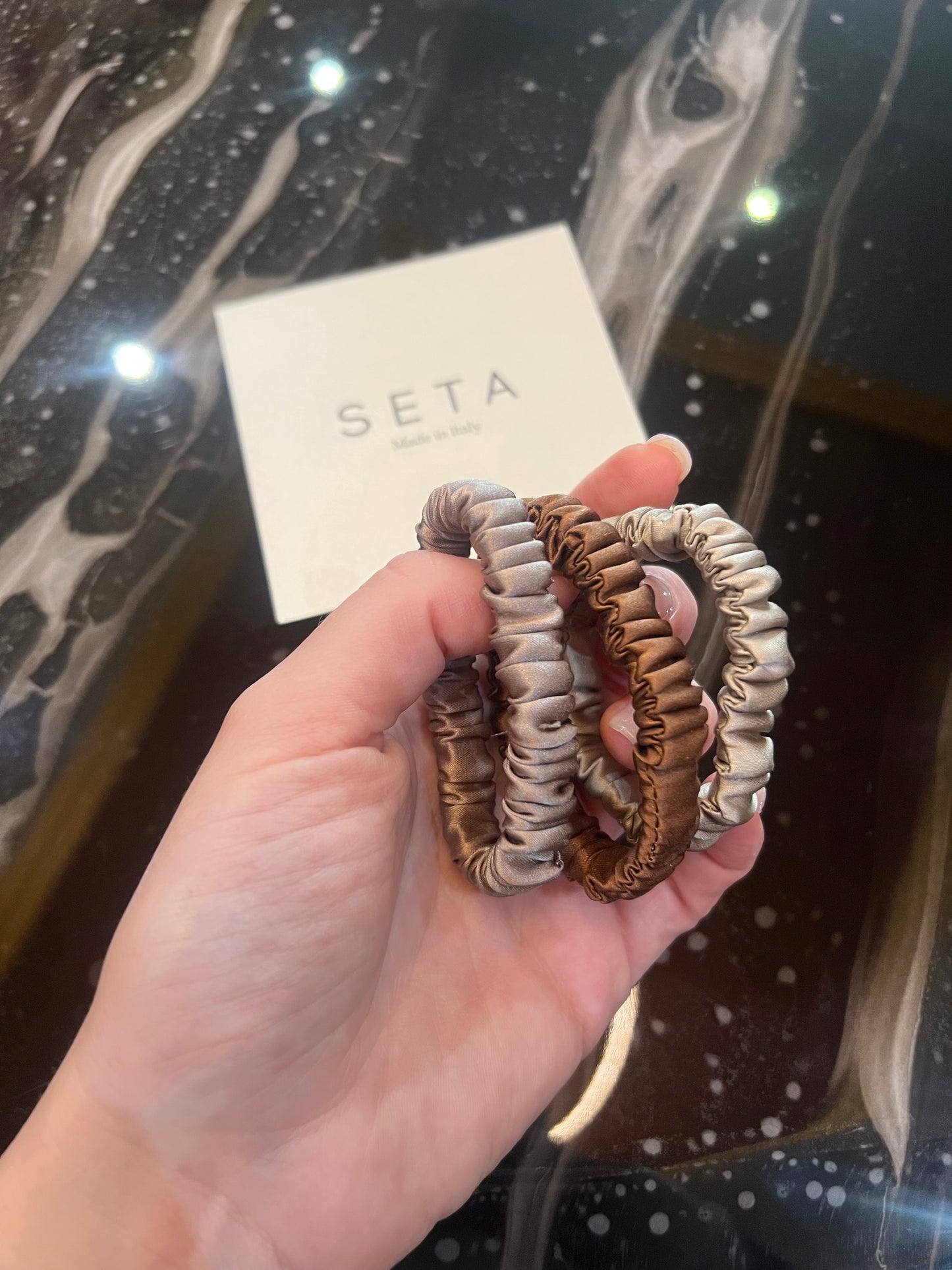 Confezione da 3 piccoli elastici per capelli in seta Skinny Mocha