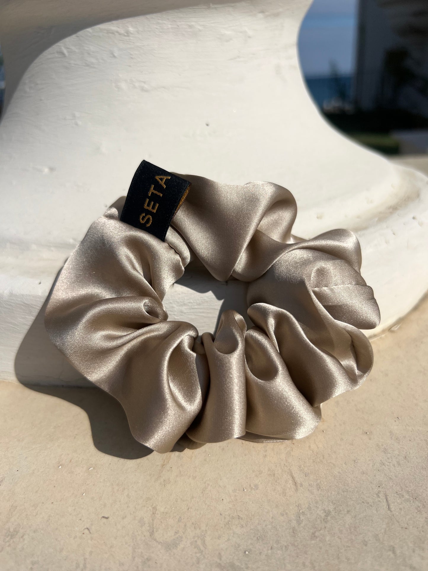 Scrunchie classico in seta color carne