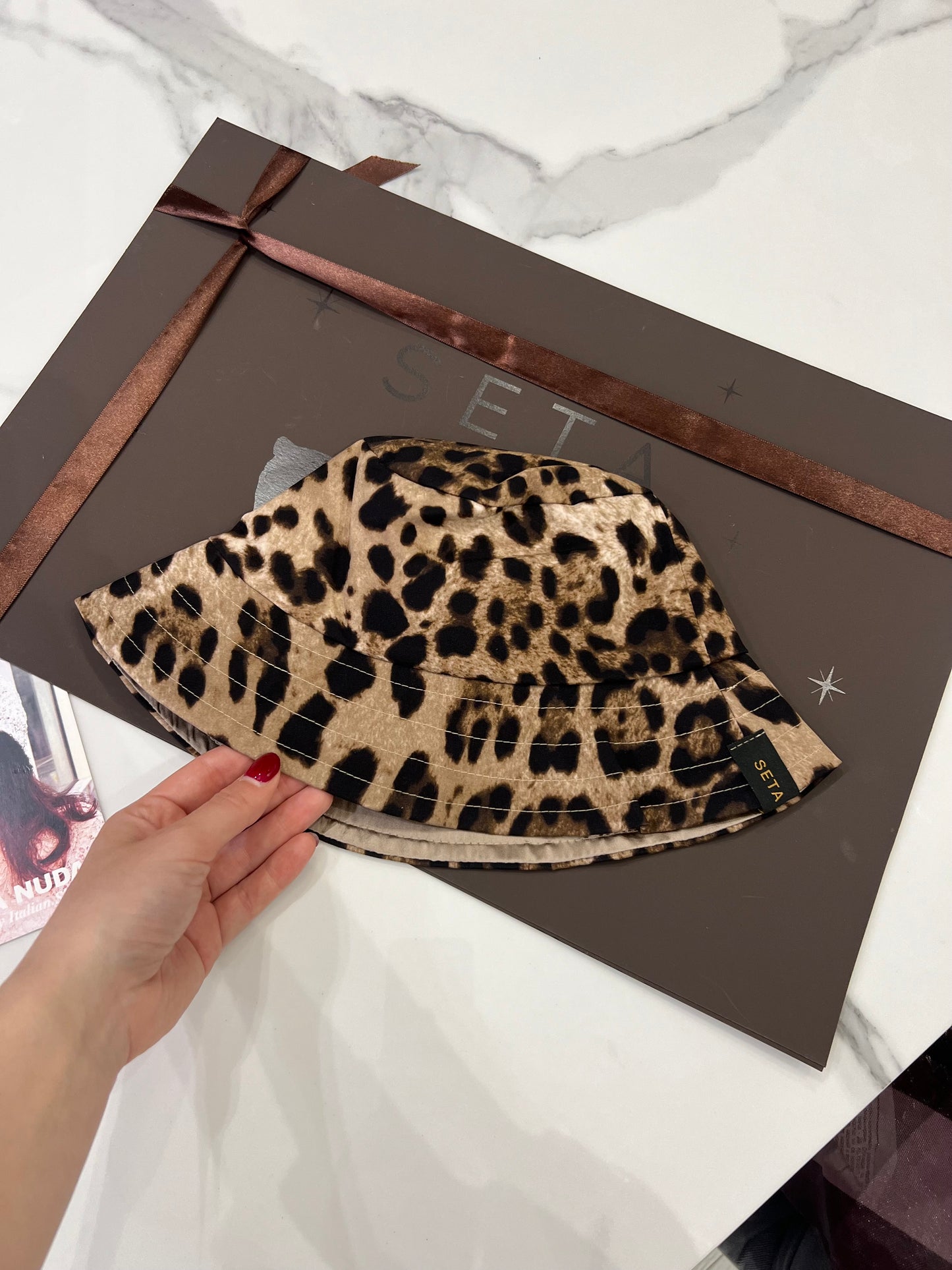 Cappello da pescatore in seta leopardata Elite