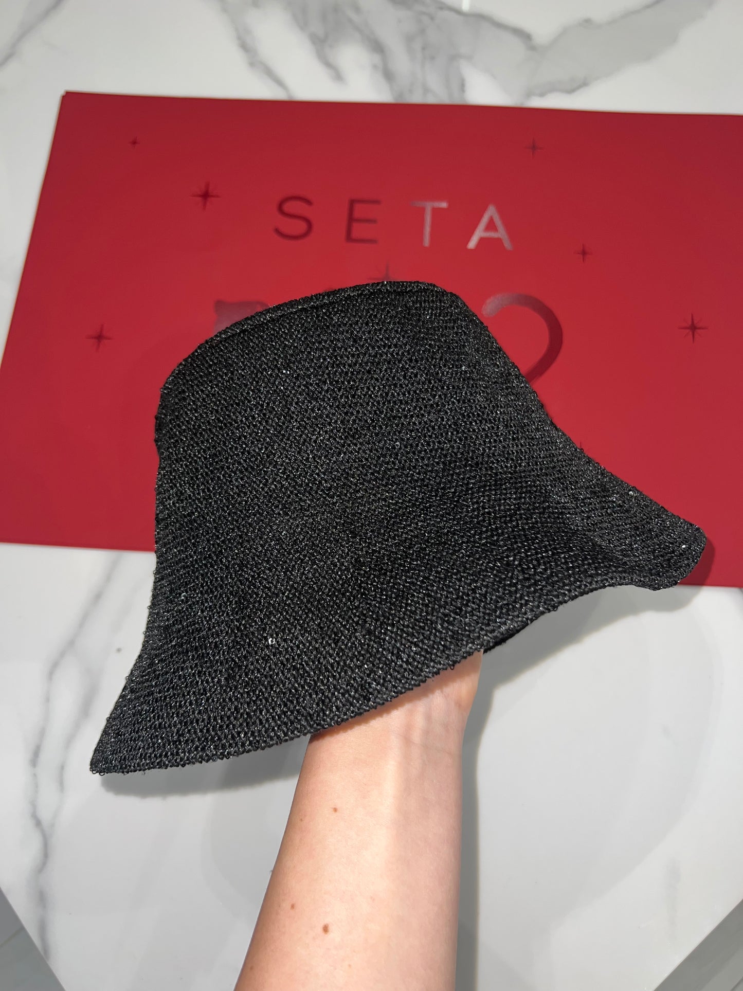Cappello da pescatore in seta e Payettes nero