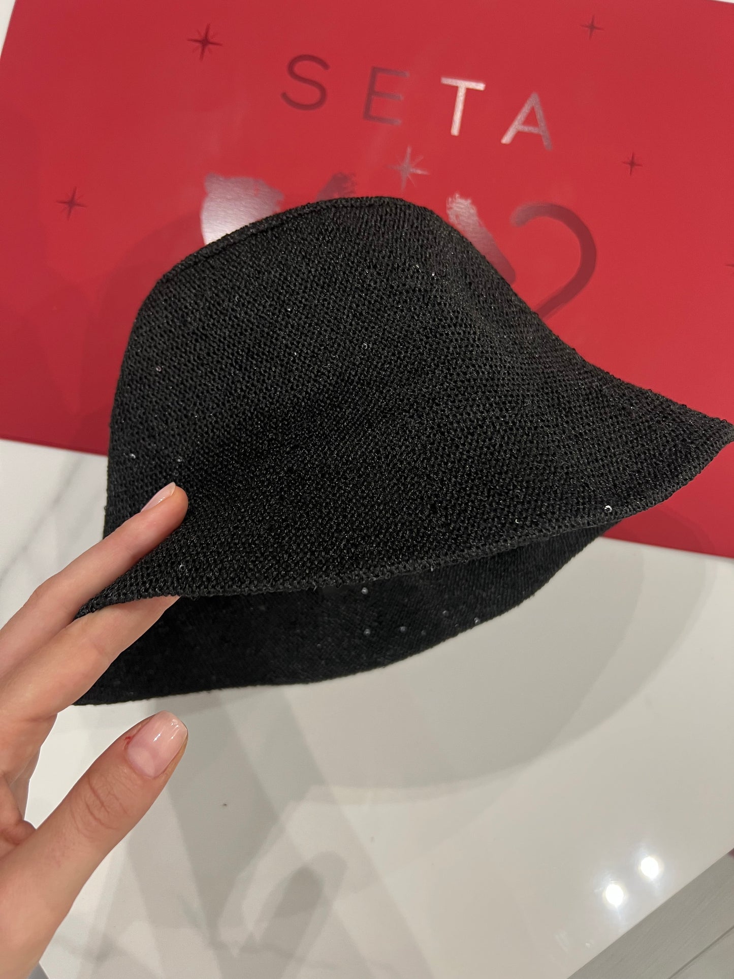 Cappello da pescatore in seta e Payettes nero