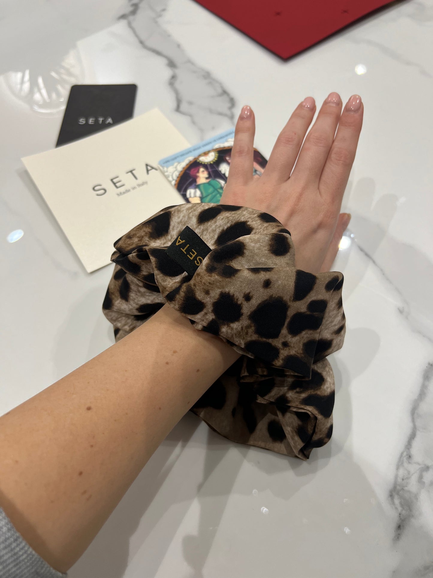 Scrunchie in seta leopardata XL