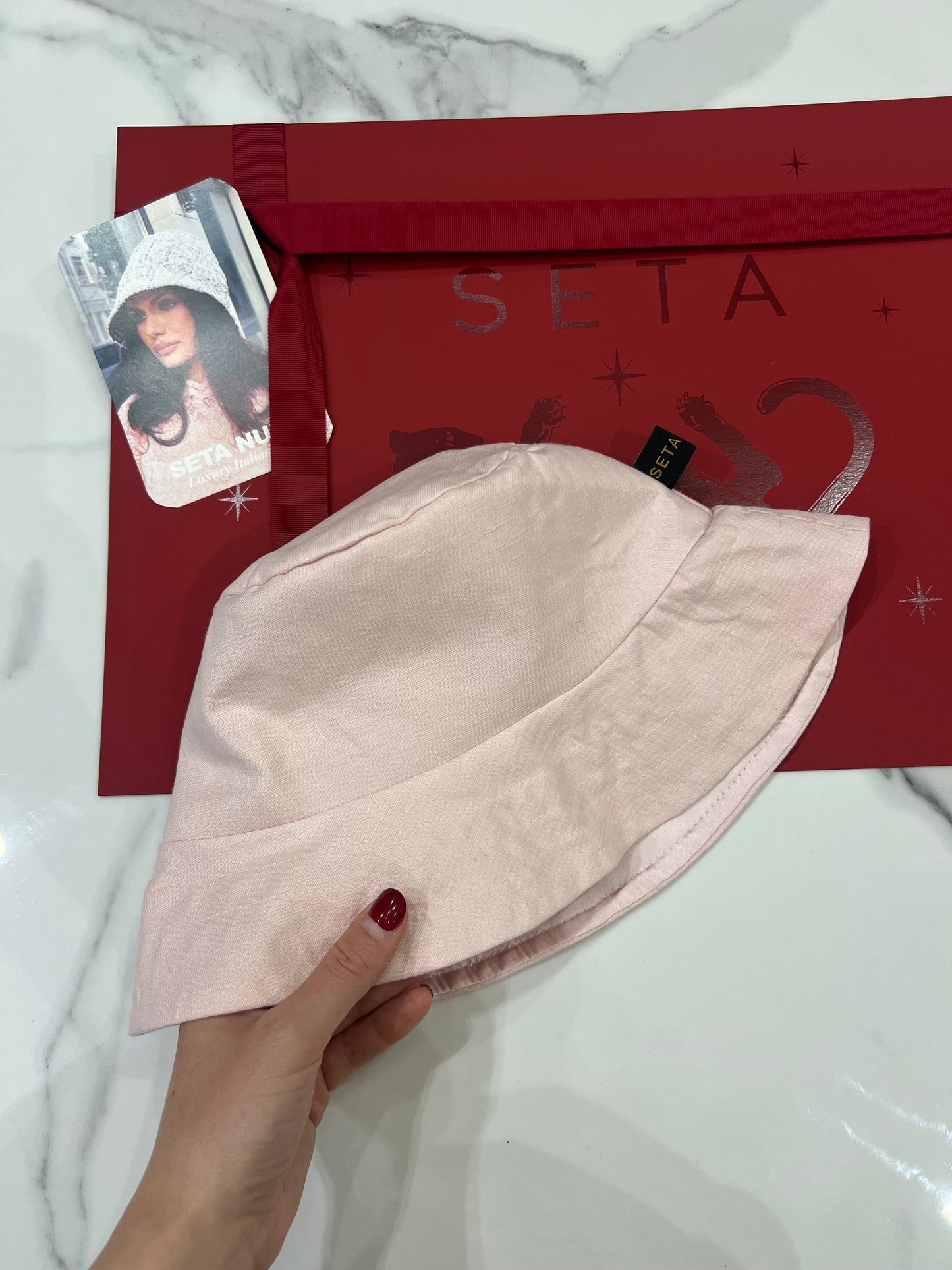 Cappello da pescatore in lino e seta rosa baby