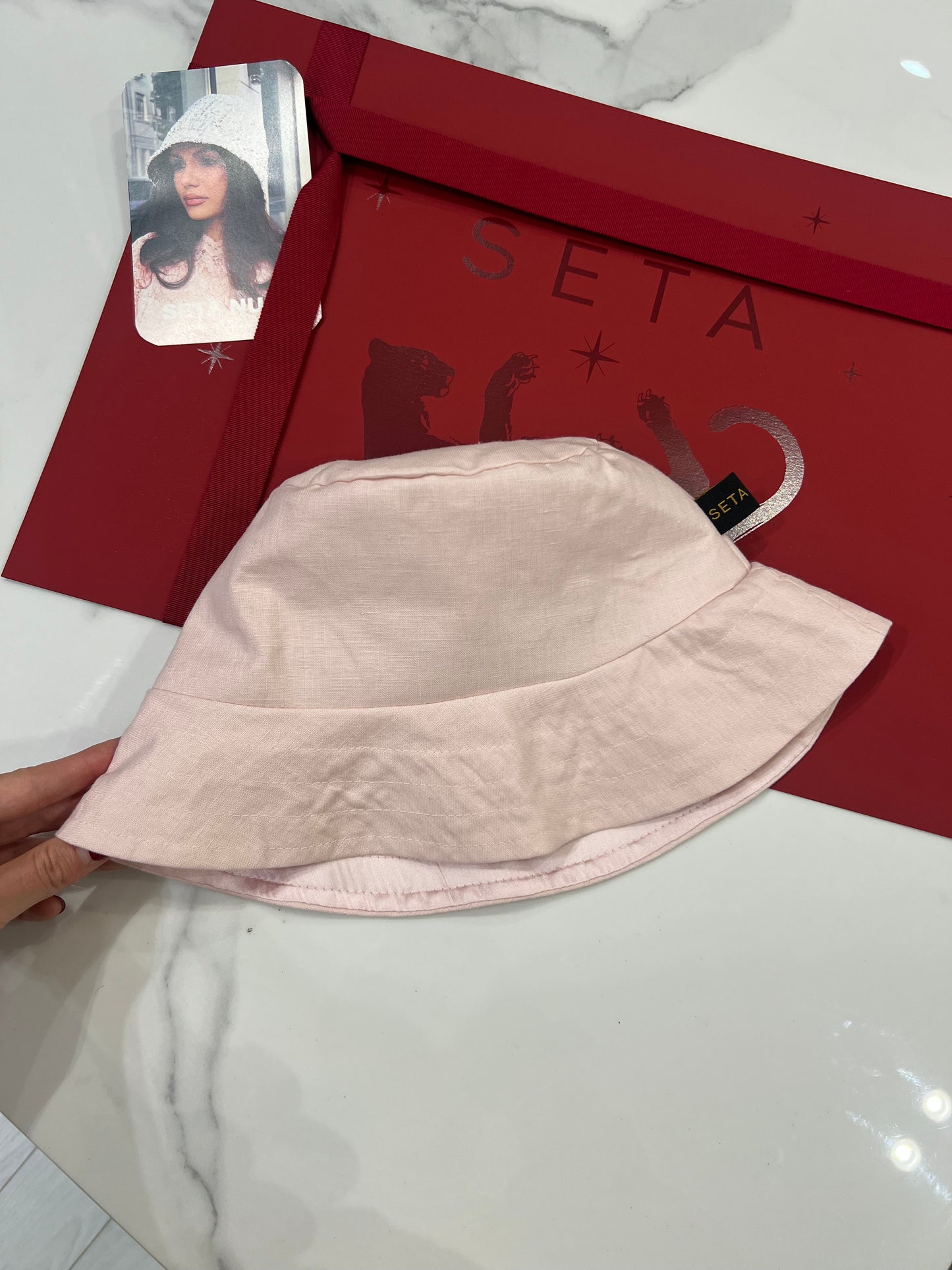 Cappello da pescatore in lino e seta rosa baby