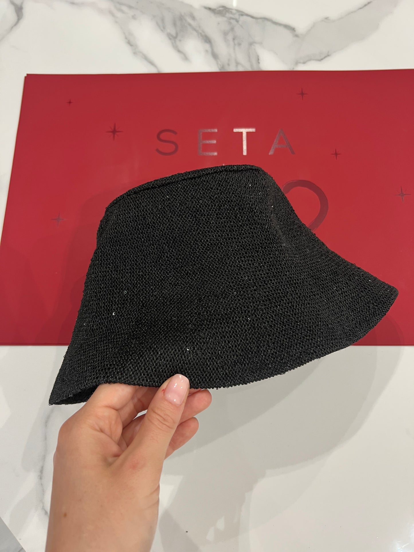 Cappello da pescatore in seta e Payettes nero