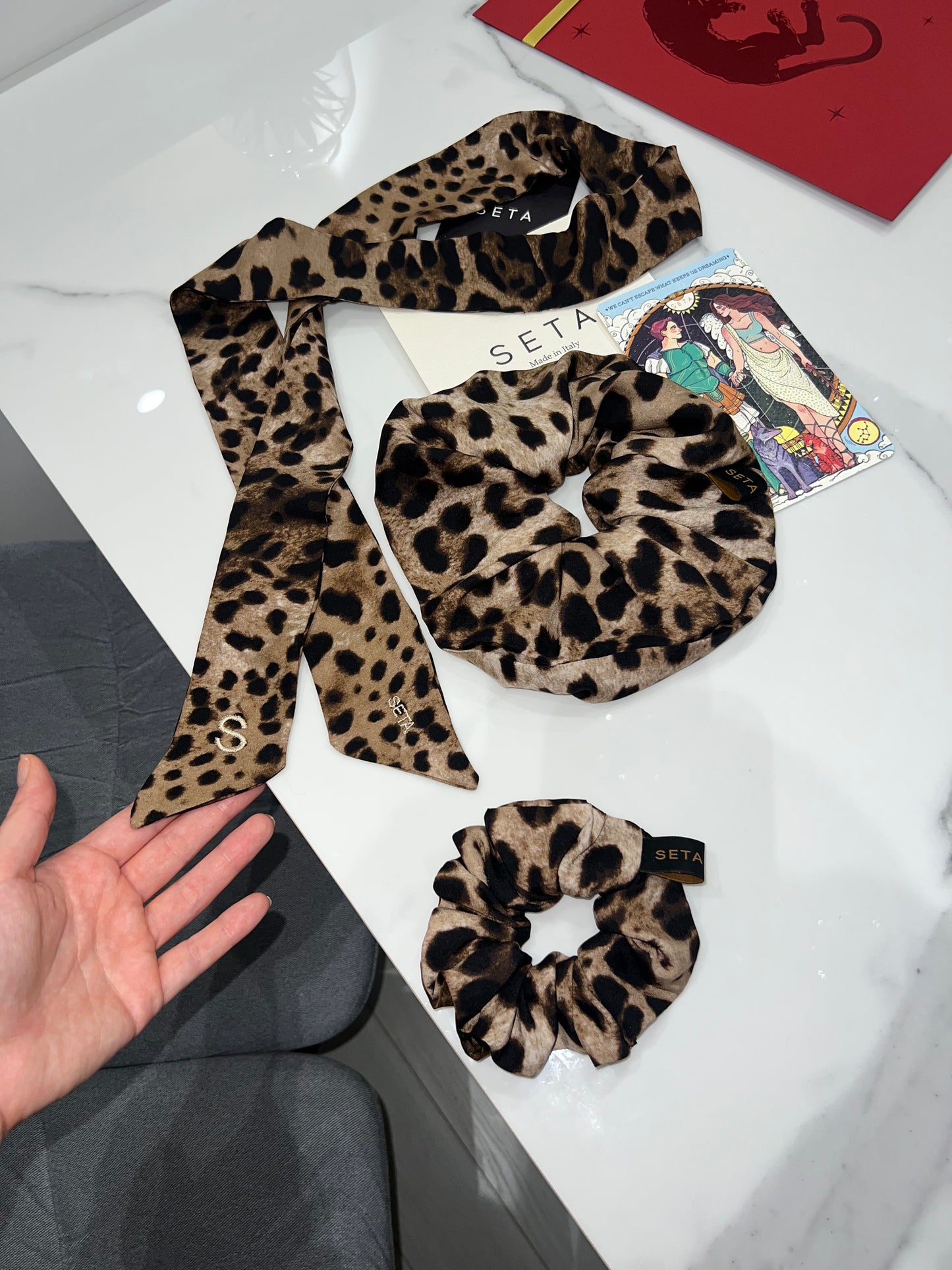 Scrunchie in seta leopardata XL