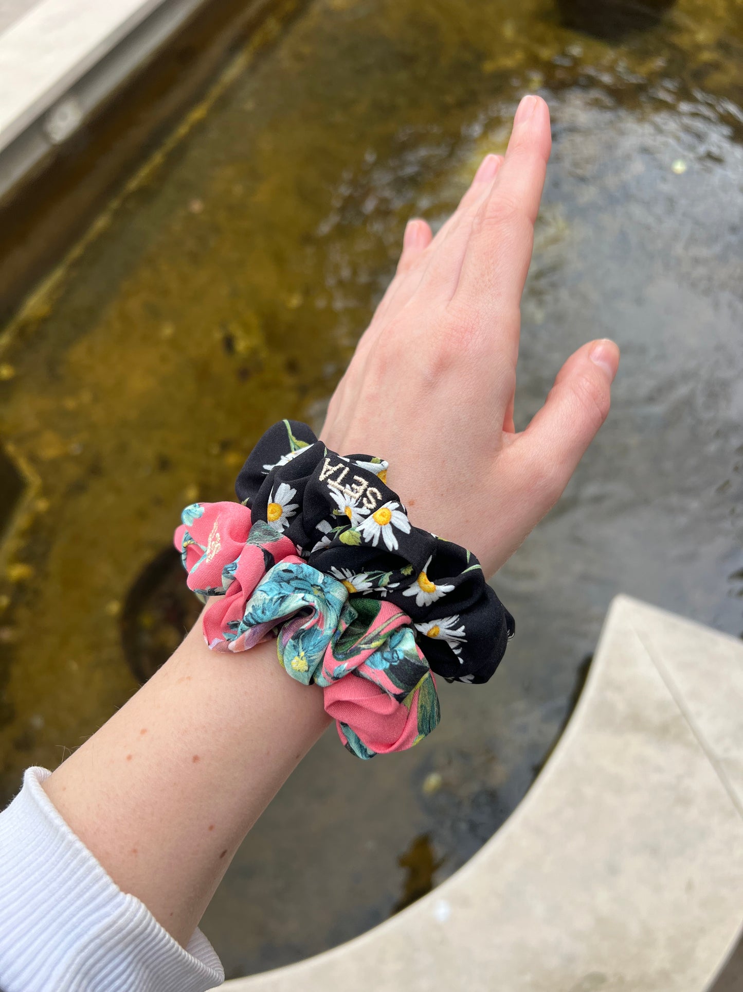 Daisy XS Scrunchie