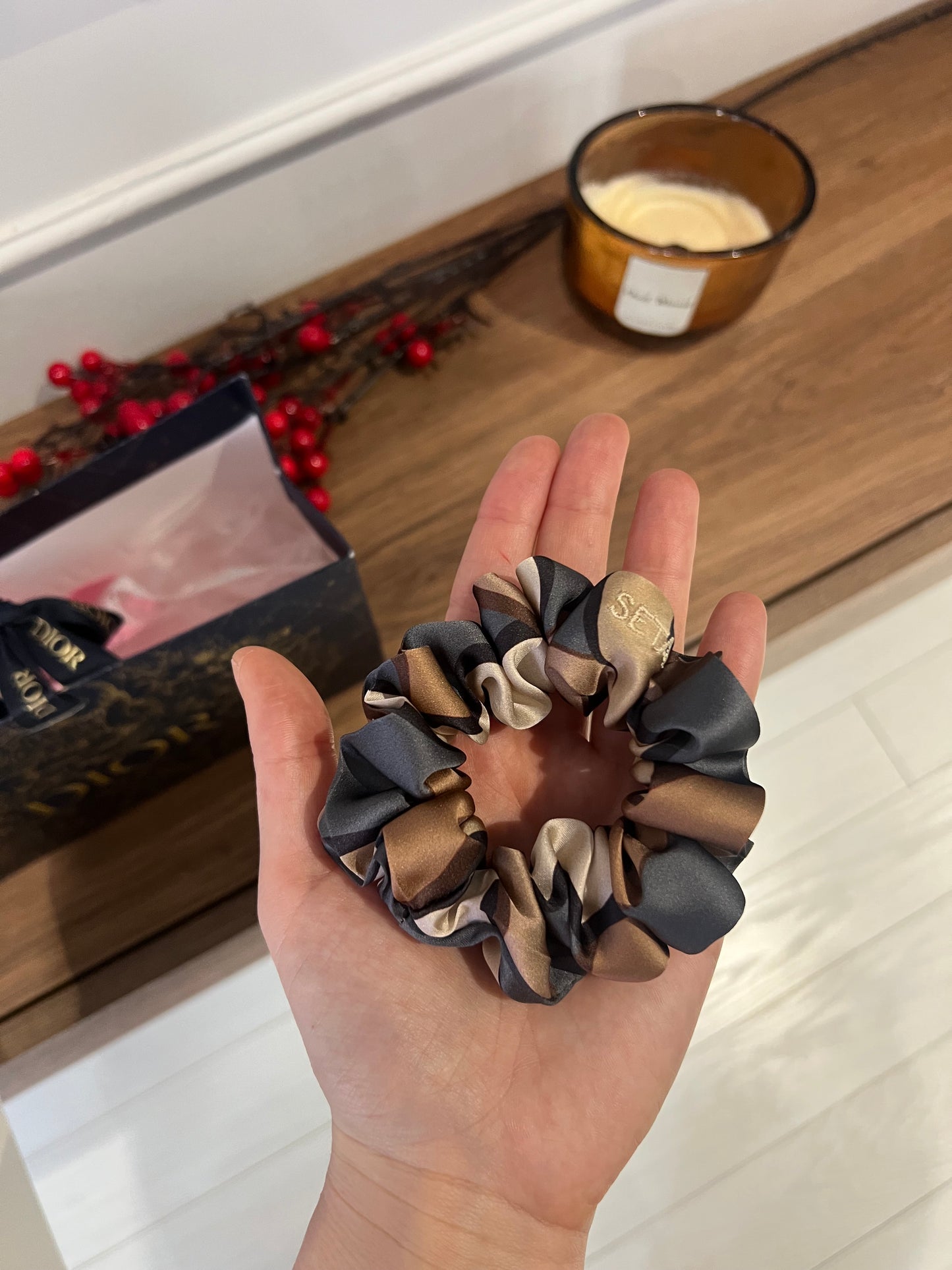 Sensation XS Scrunchie