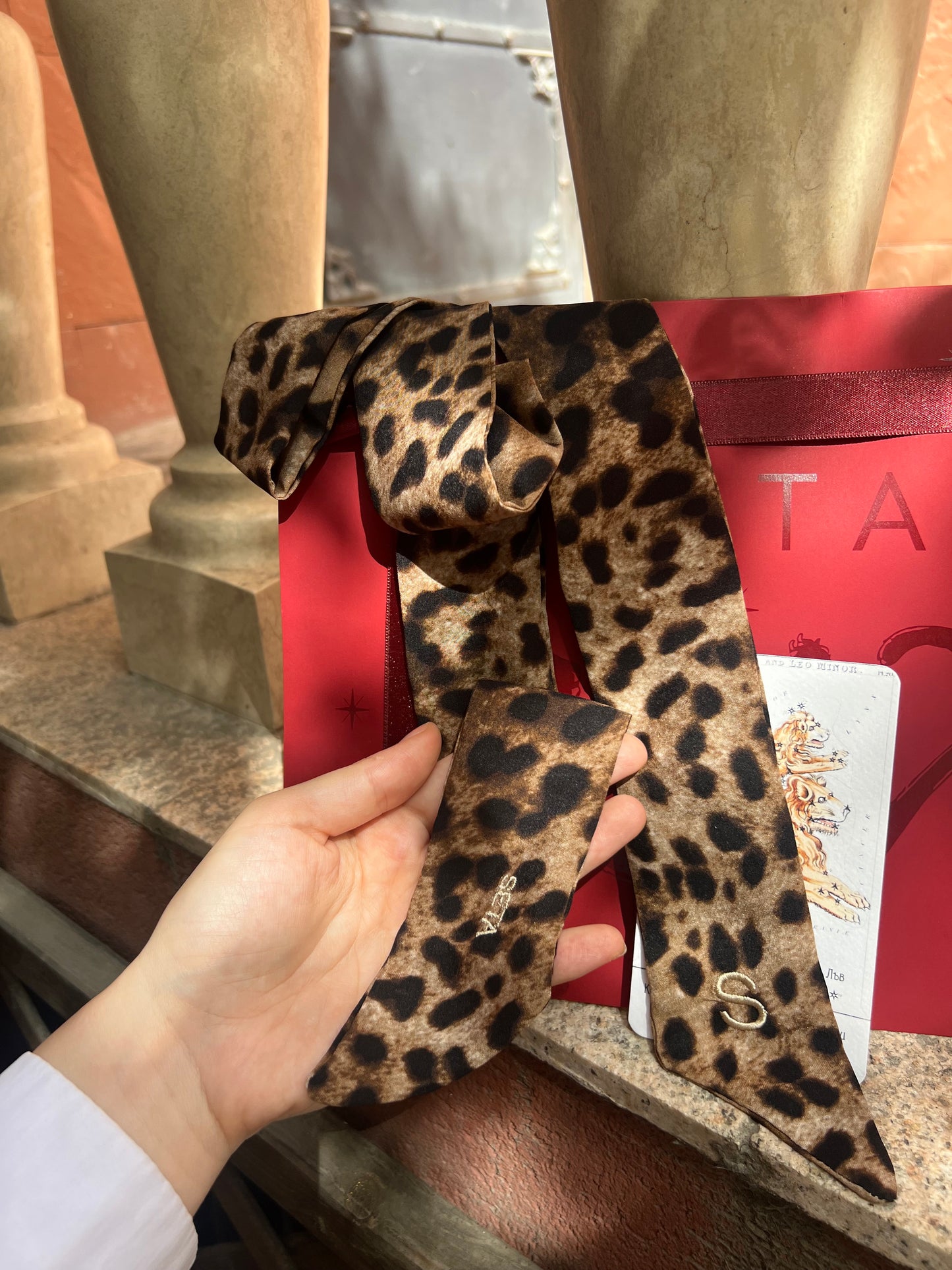 Twilly di seta con stampa leopardata scura
