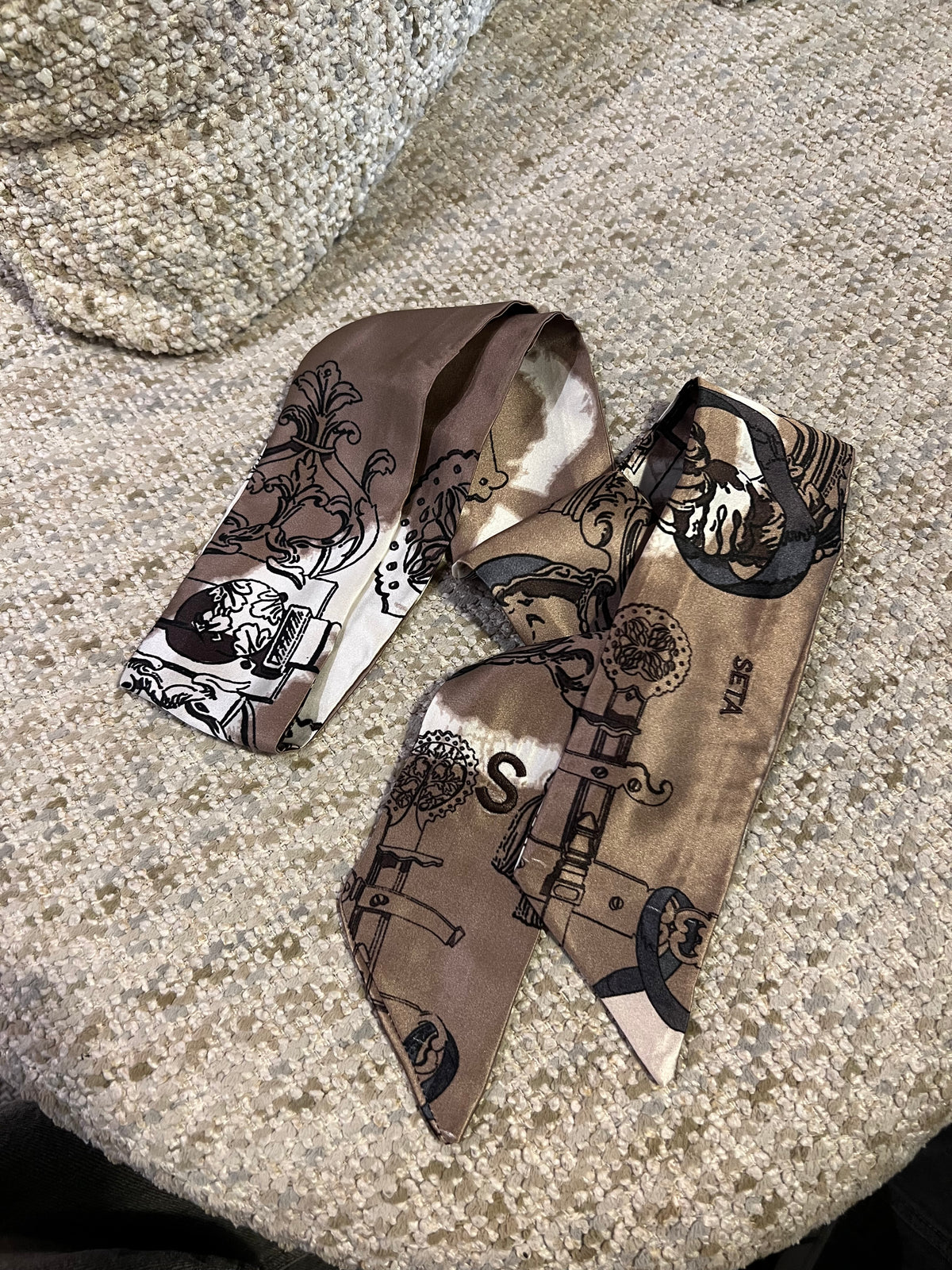 Creme Silk Twilly