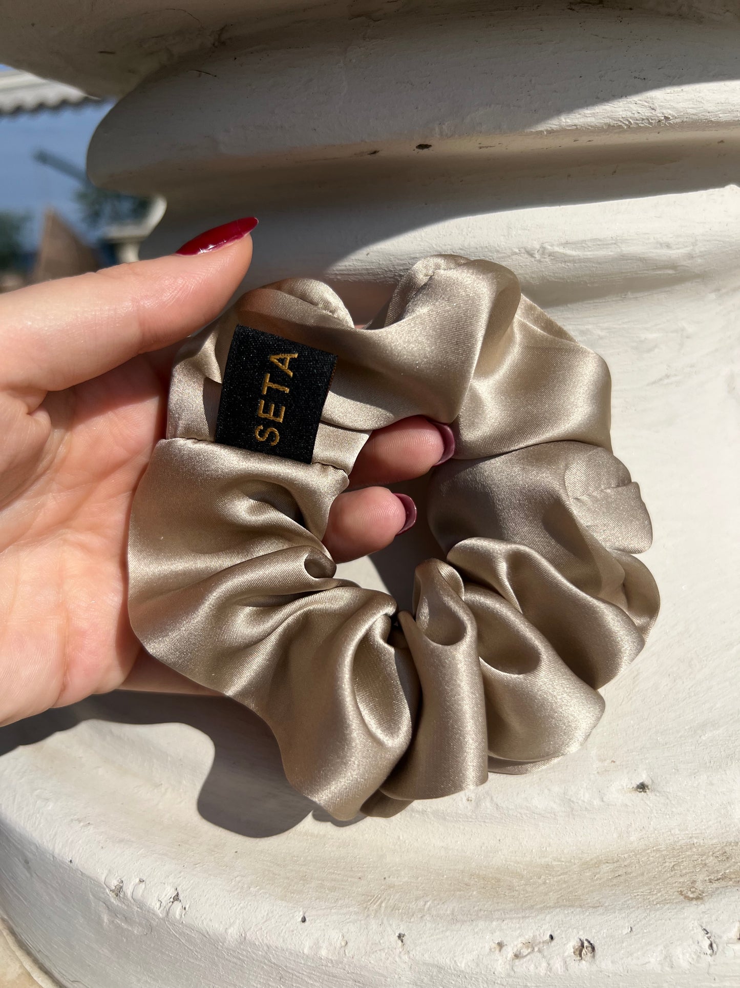Scrunchie classico in seta color carne