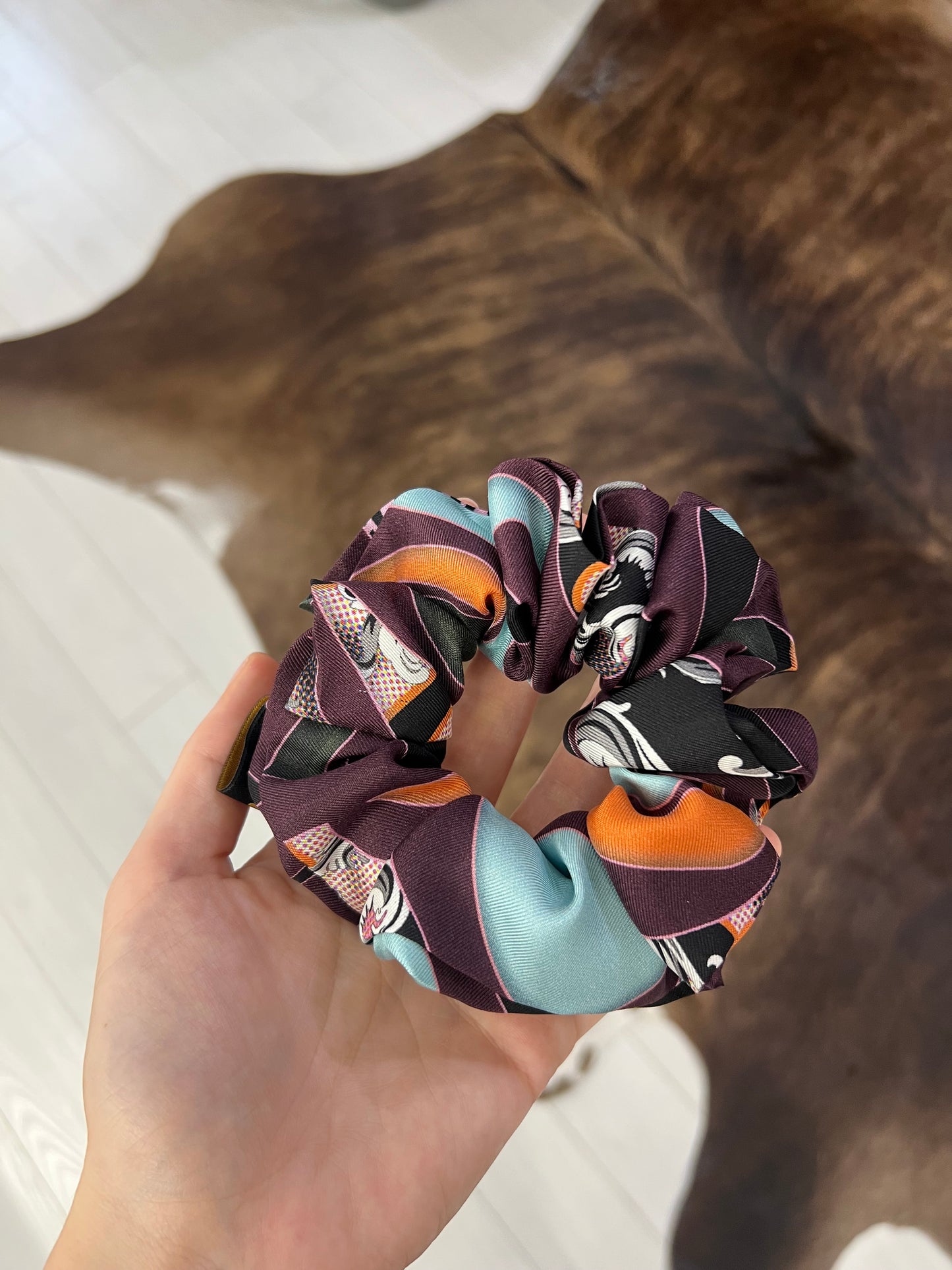 Versa Silk Scrunchie