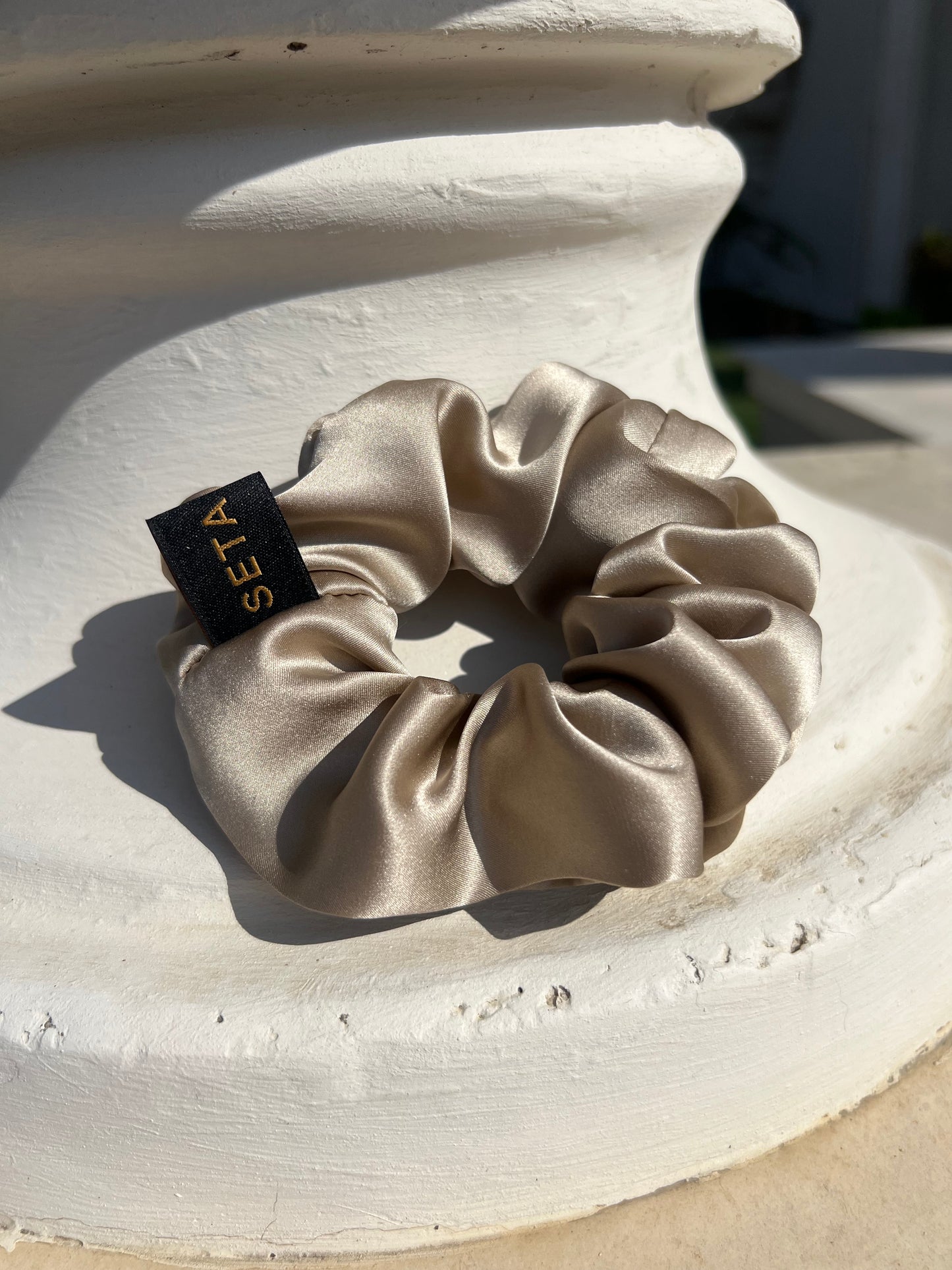 Scrunchie classico in seta color carne
