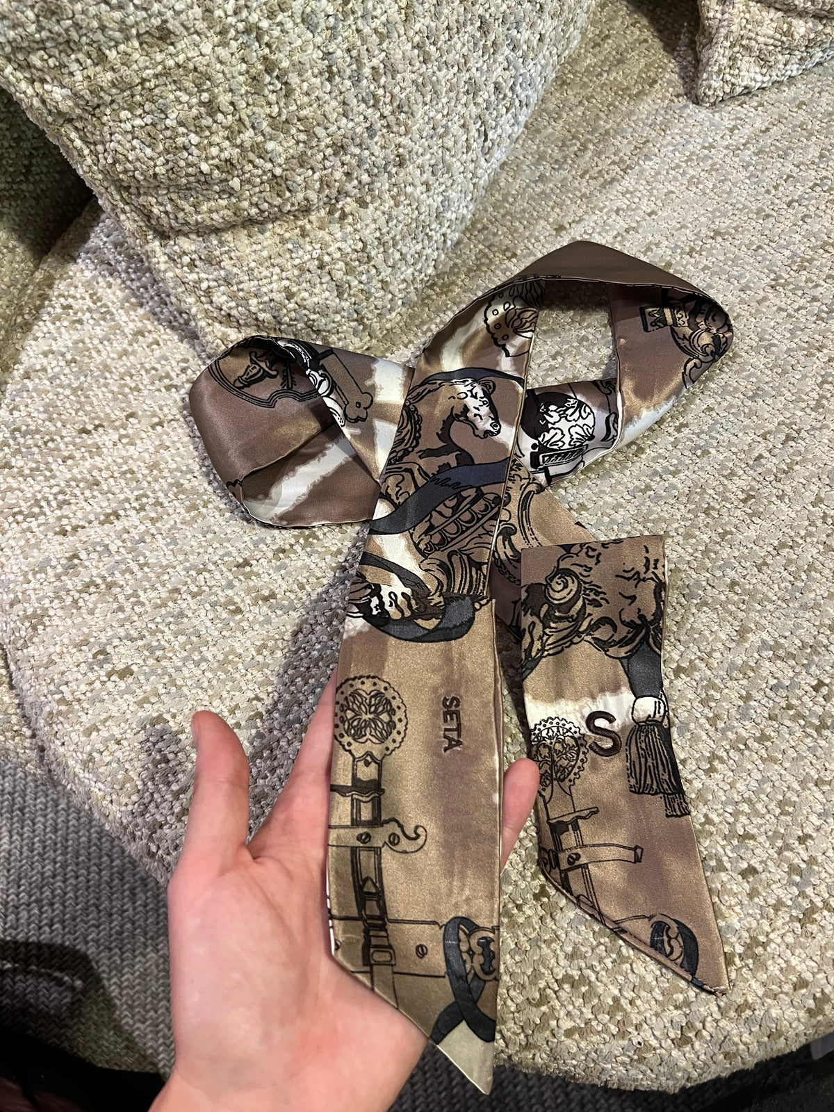 Creme Silk Twilly