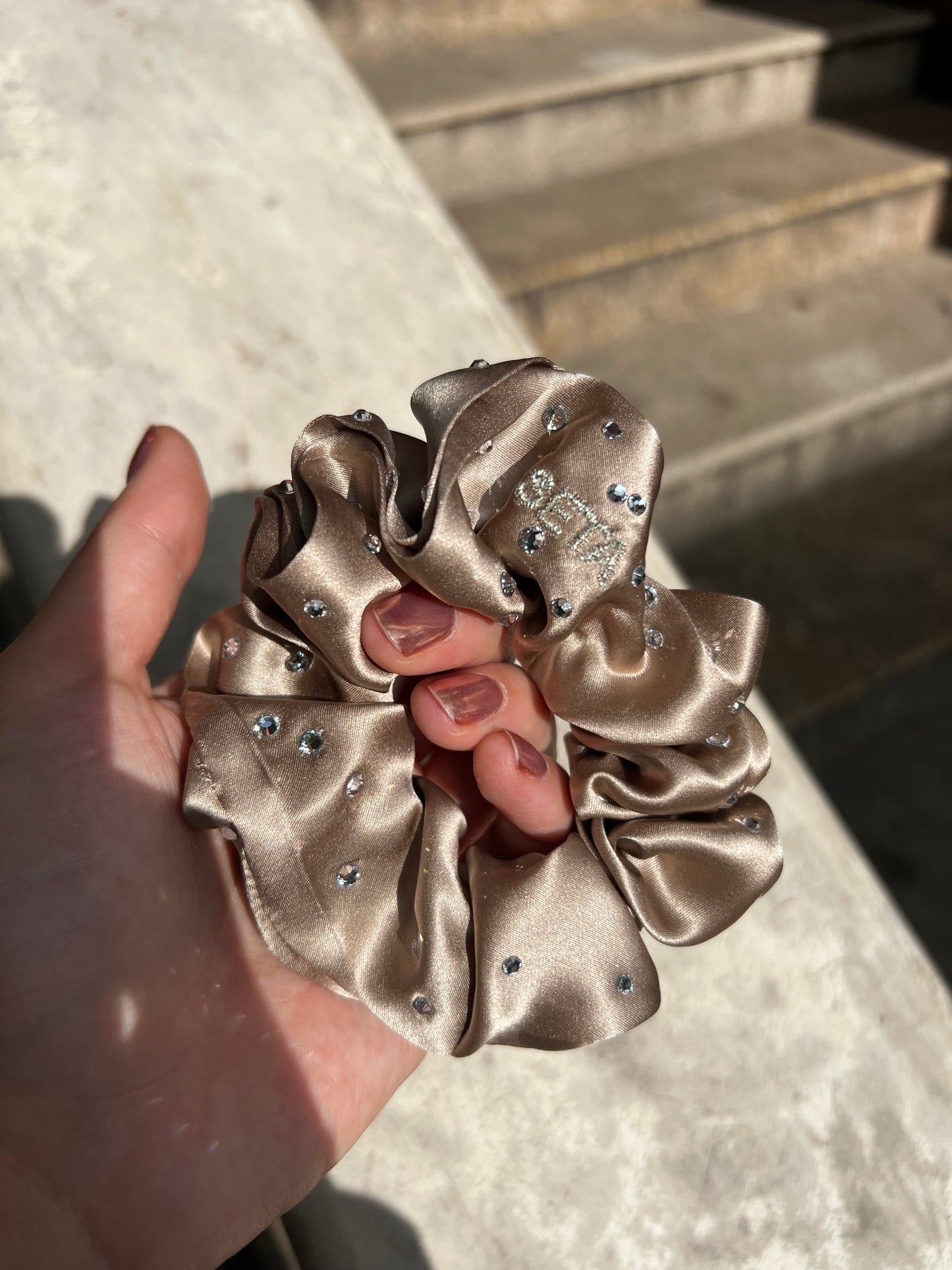 Scrunchie classico color carne con cristalli Swarovski