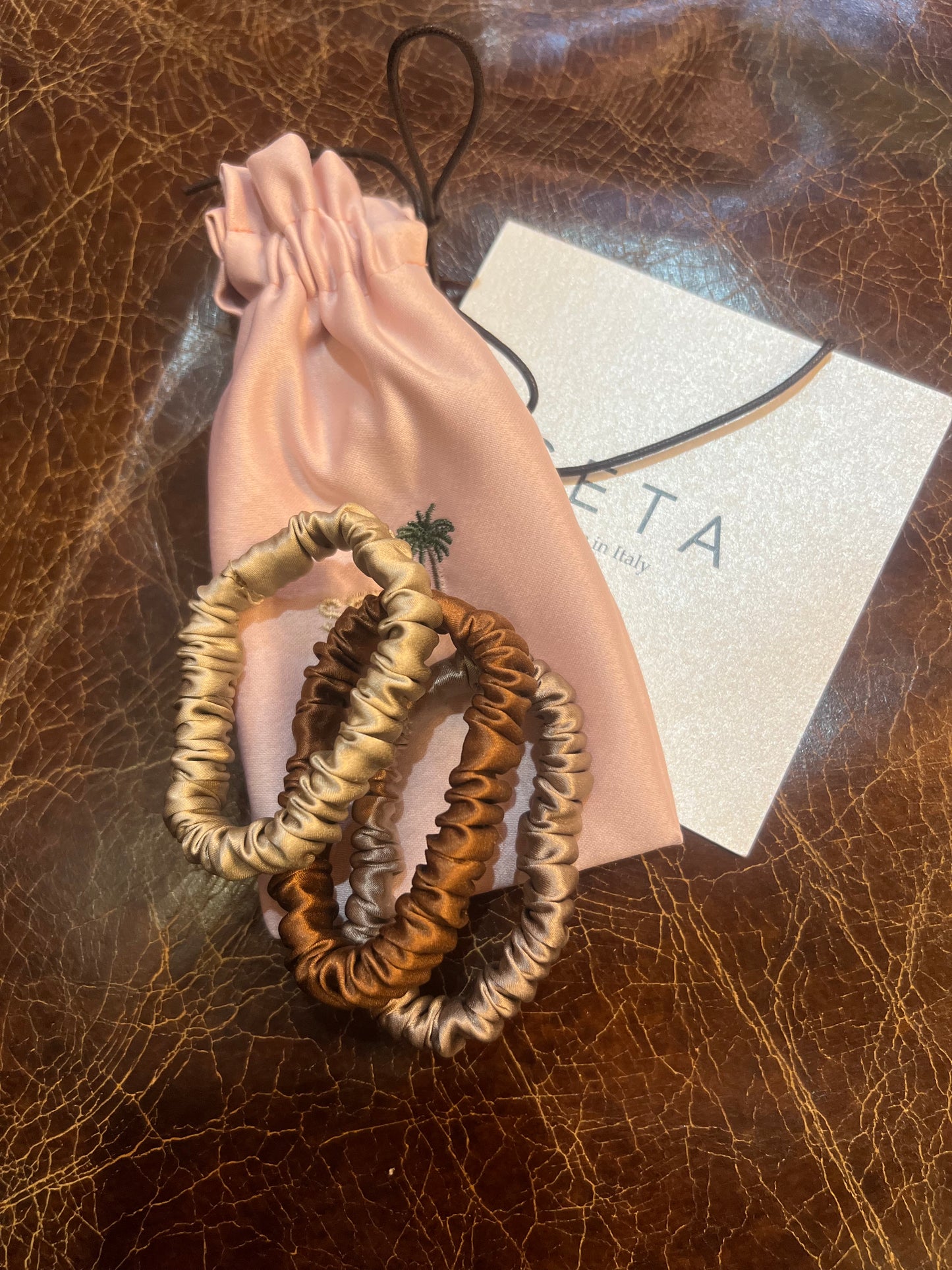 Confezione da 3 piccoli elastici per capelli in seta Skinny Mocha