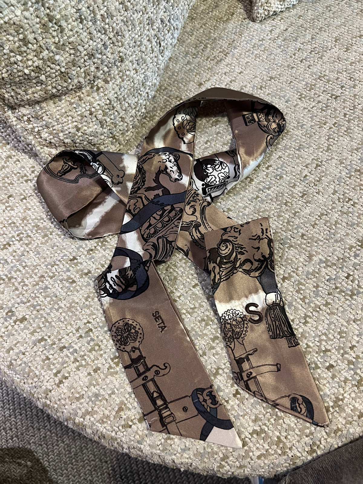 Creme Silk Twilly