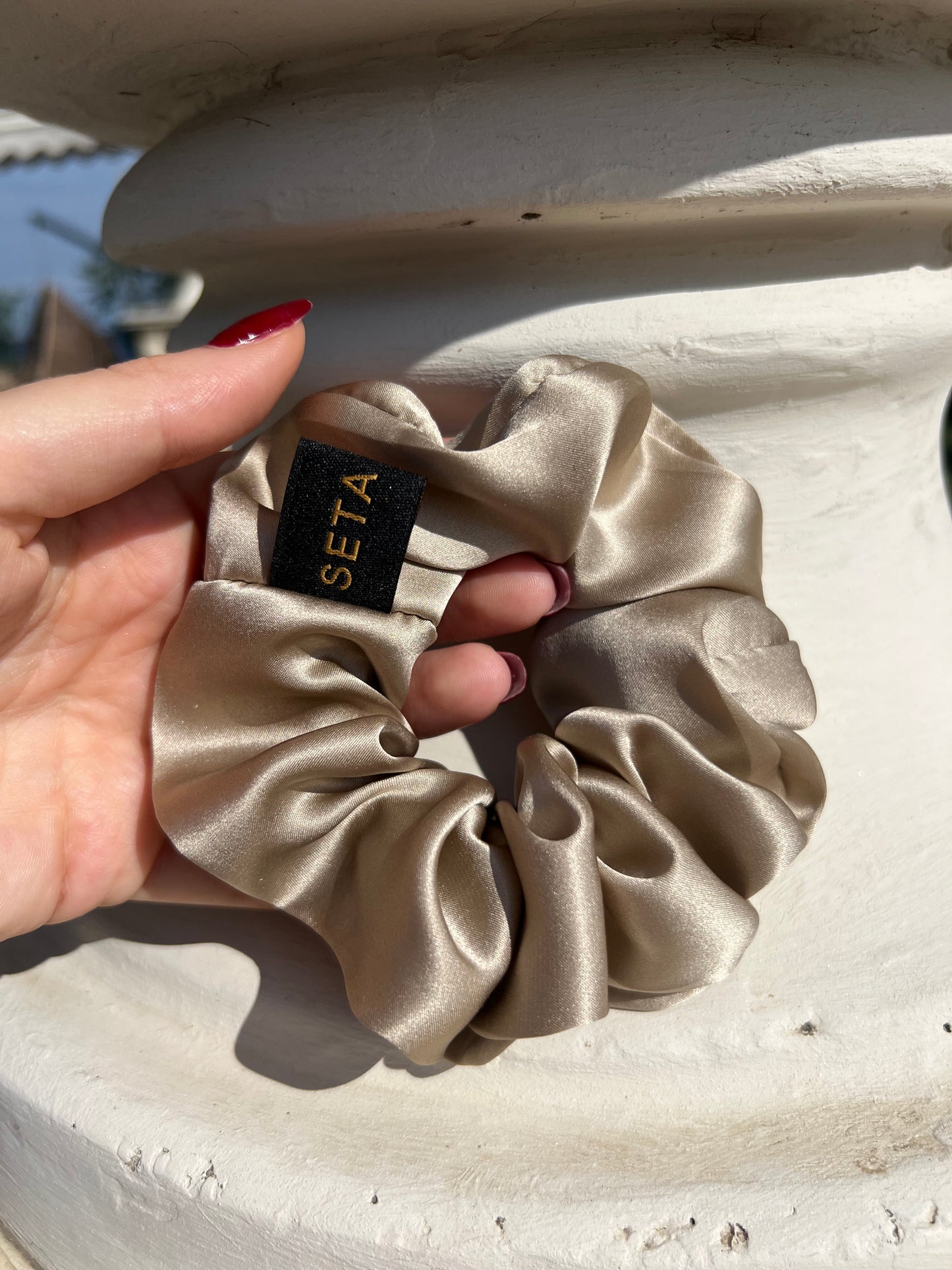 Scrunchie classico in seta color carne