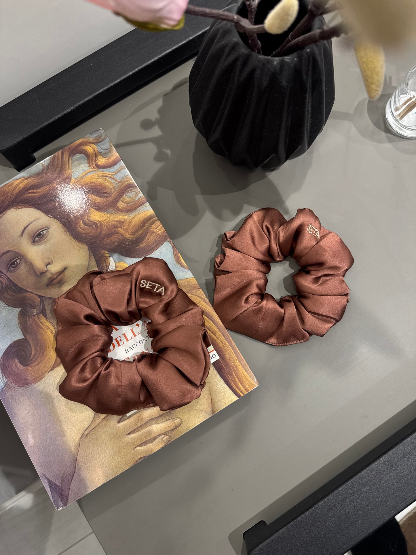 Poudre Silk Scrunchie