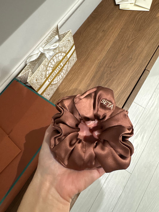 Poudre Silk Scrunchie