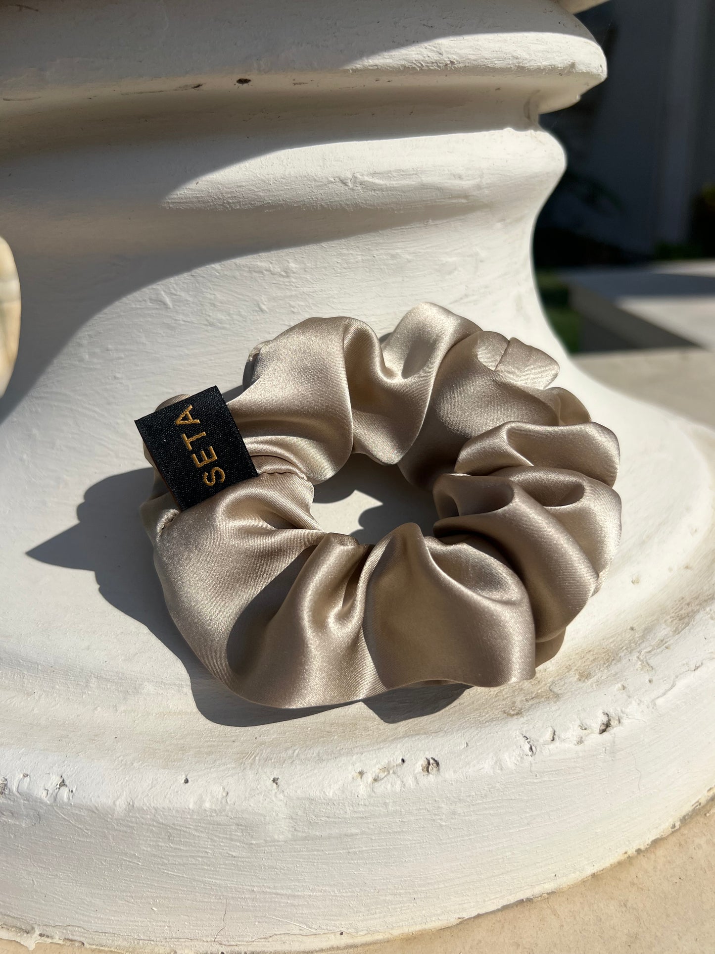 Scrunchie classico in seta color carne