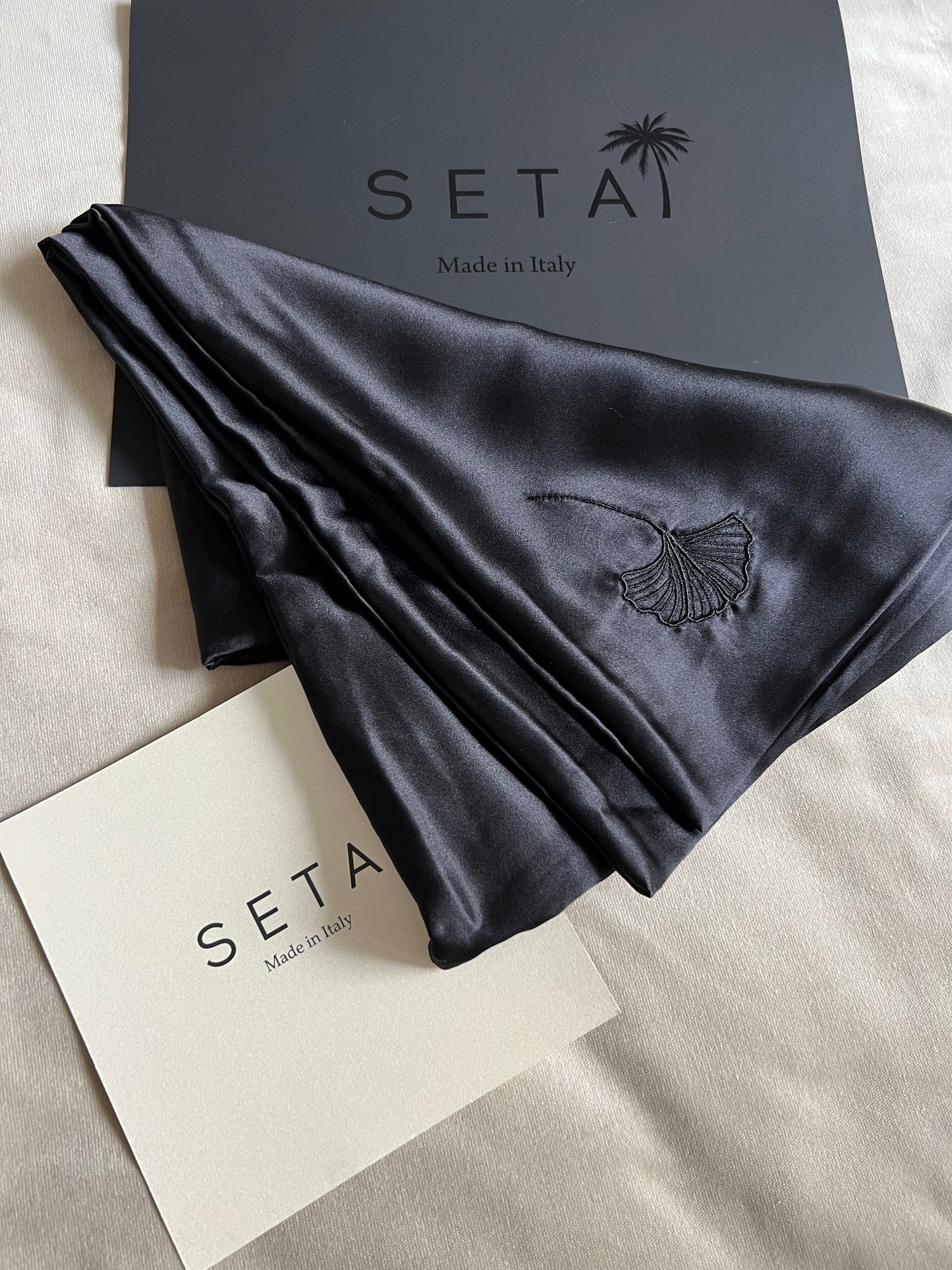 Federa in seta nera