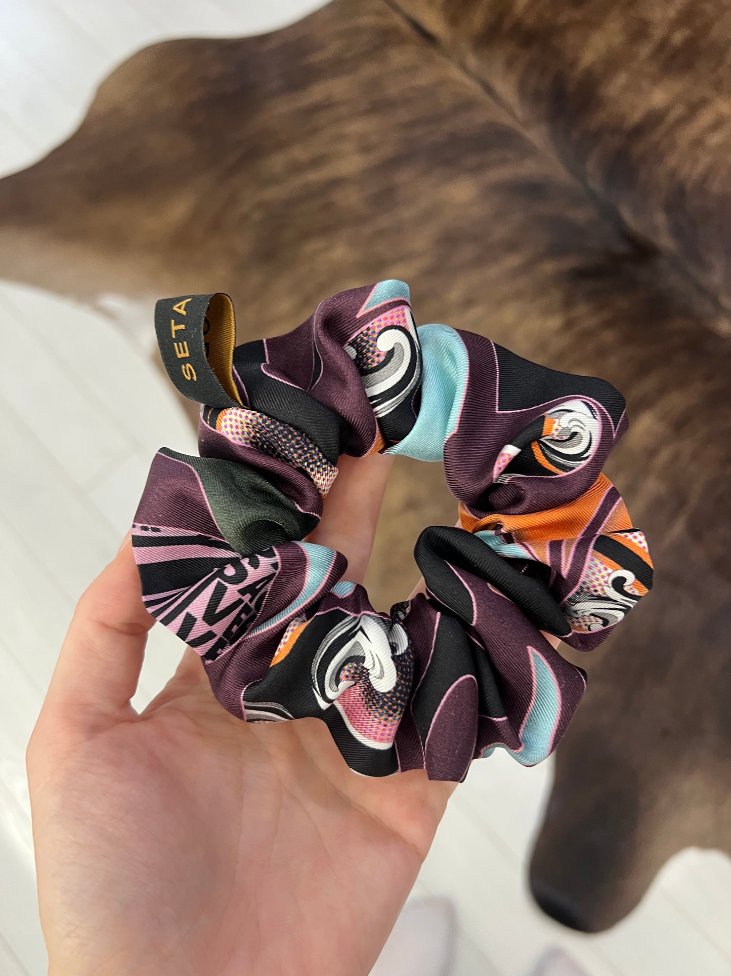 Versa Silk Scrunchie
