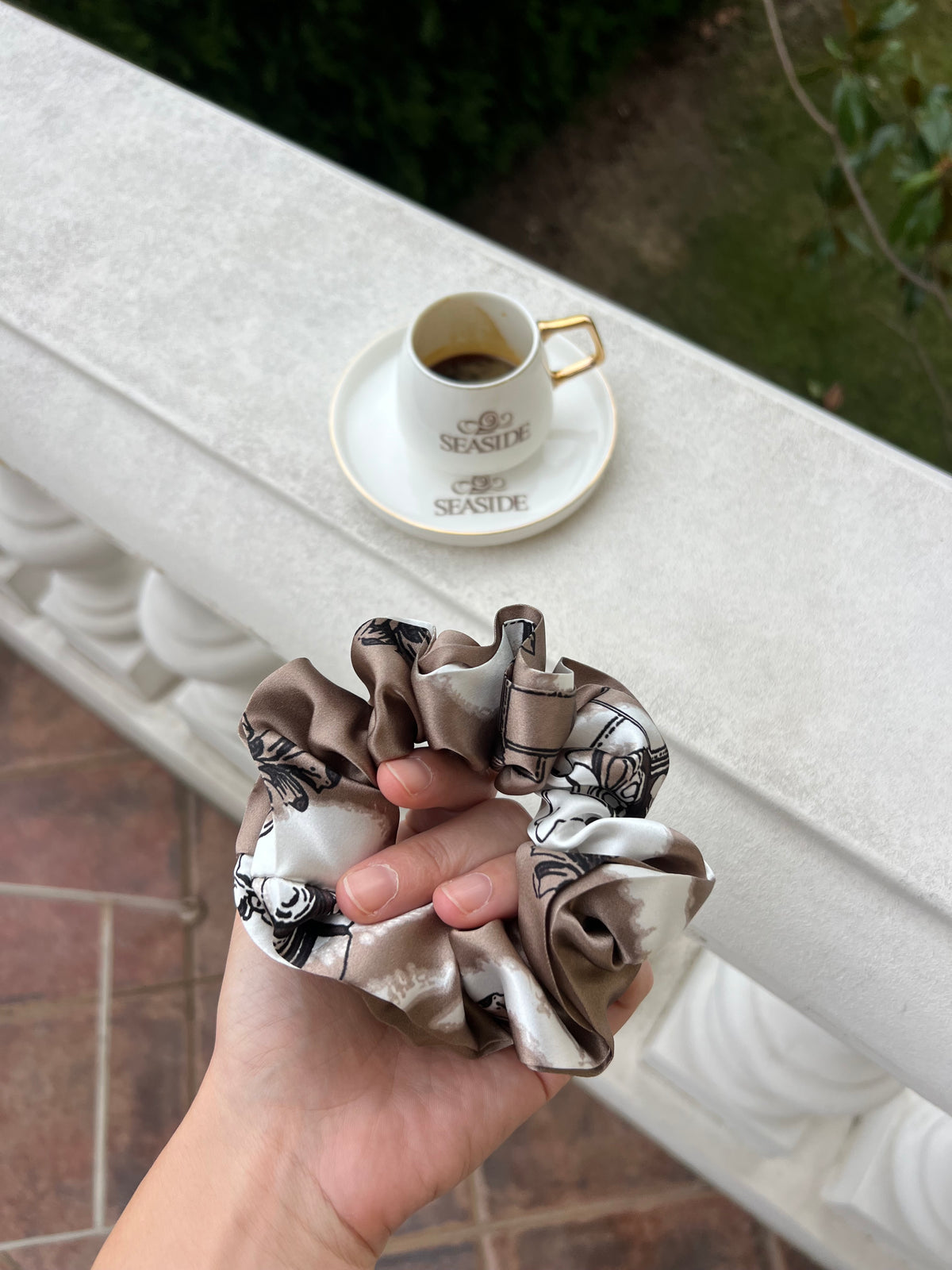 Crème Silk Scrunchie